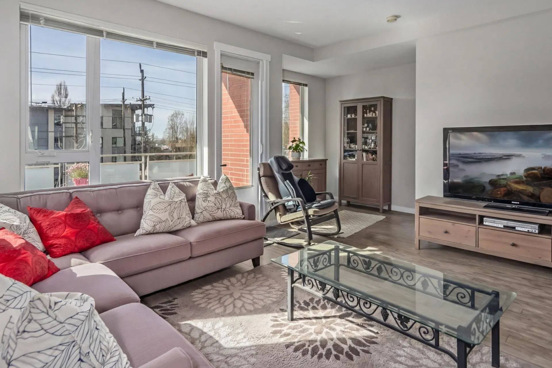Photo 1 of 40 at 3107 E Kent Avenue North Avenue