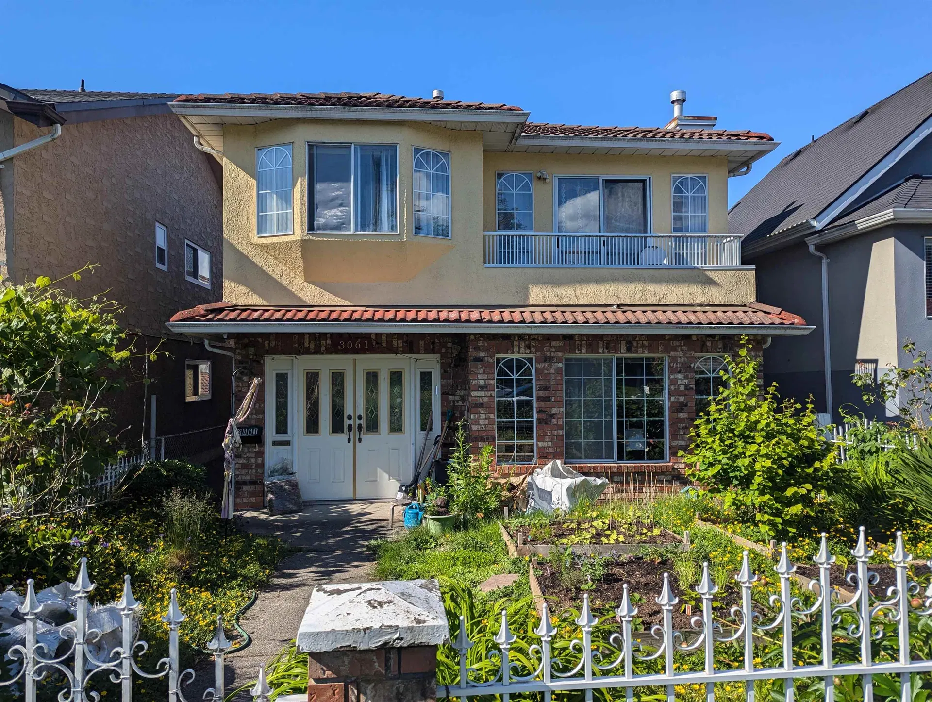 Photo 1 of 18 at 3061 Parker Street