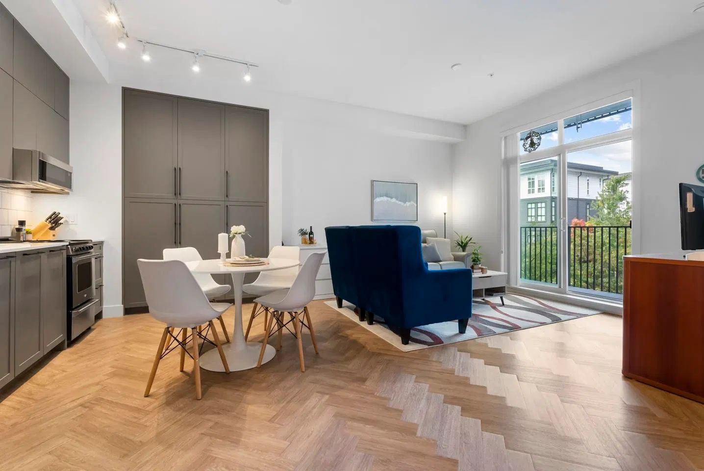 Photo 5 of 38 at #216 – 13933 105 Boulevard