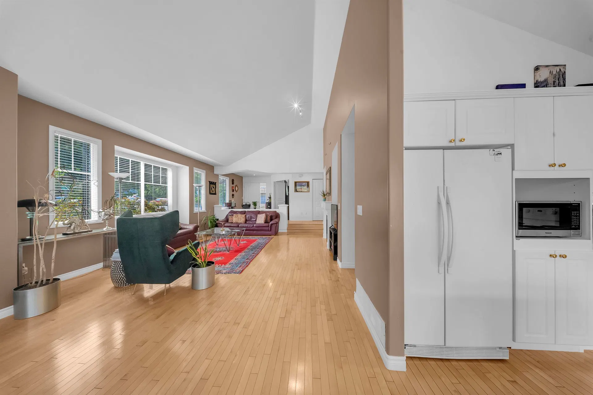 Photo 4 of 38 at 7508 146 Street