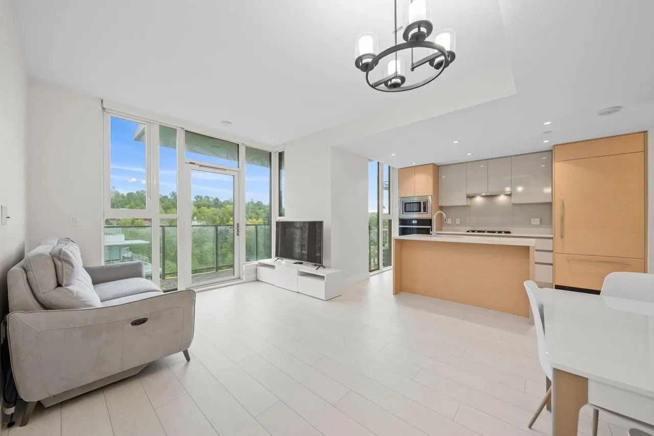 Photo 4 of 34 at #1302 – 3538 Sawmill Crescent