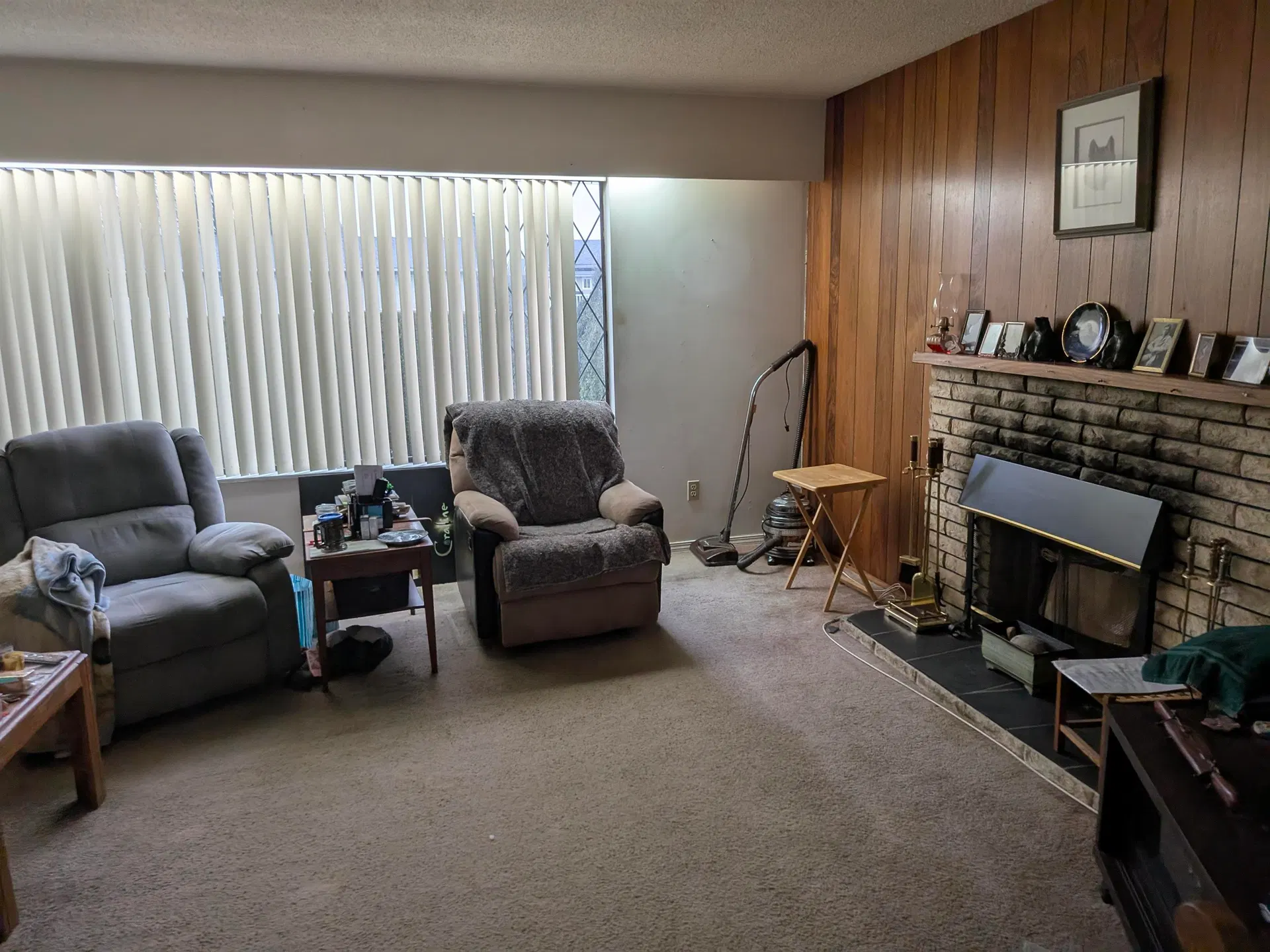 Photo 3 of 9 at 11812 85a Avenue