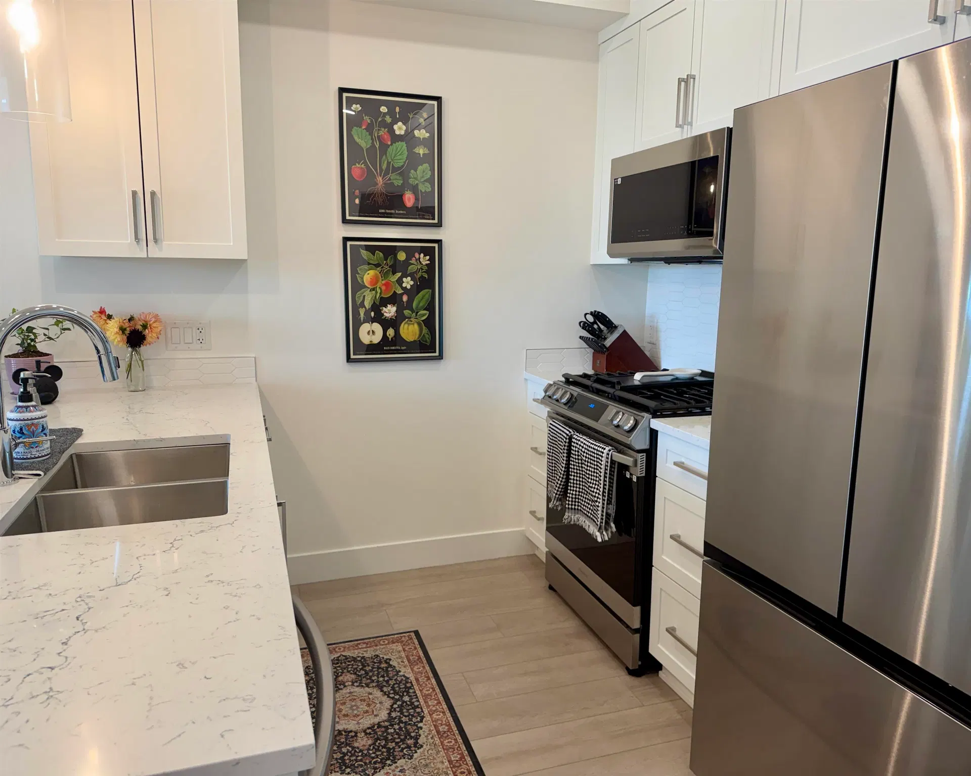 Photo 2 of 12 at #308 – 22633 Selkirk Avenue
