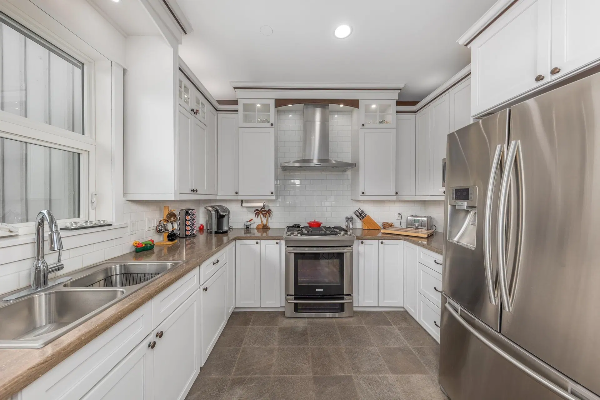Photo 3 of 12 at 37738 Third Avenue