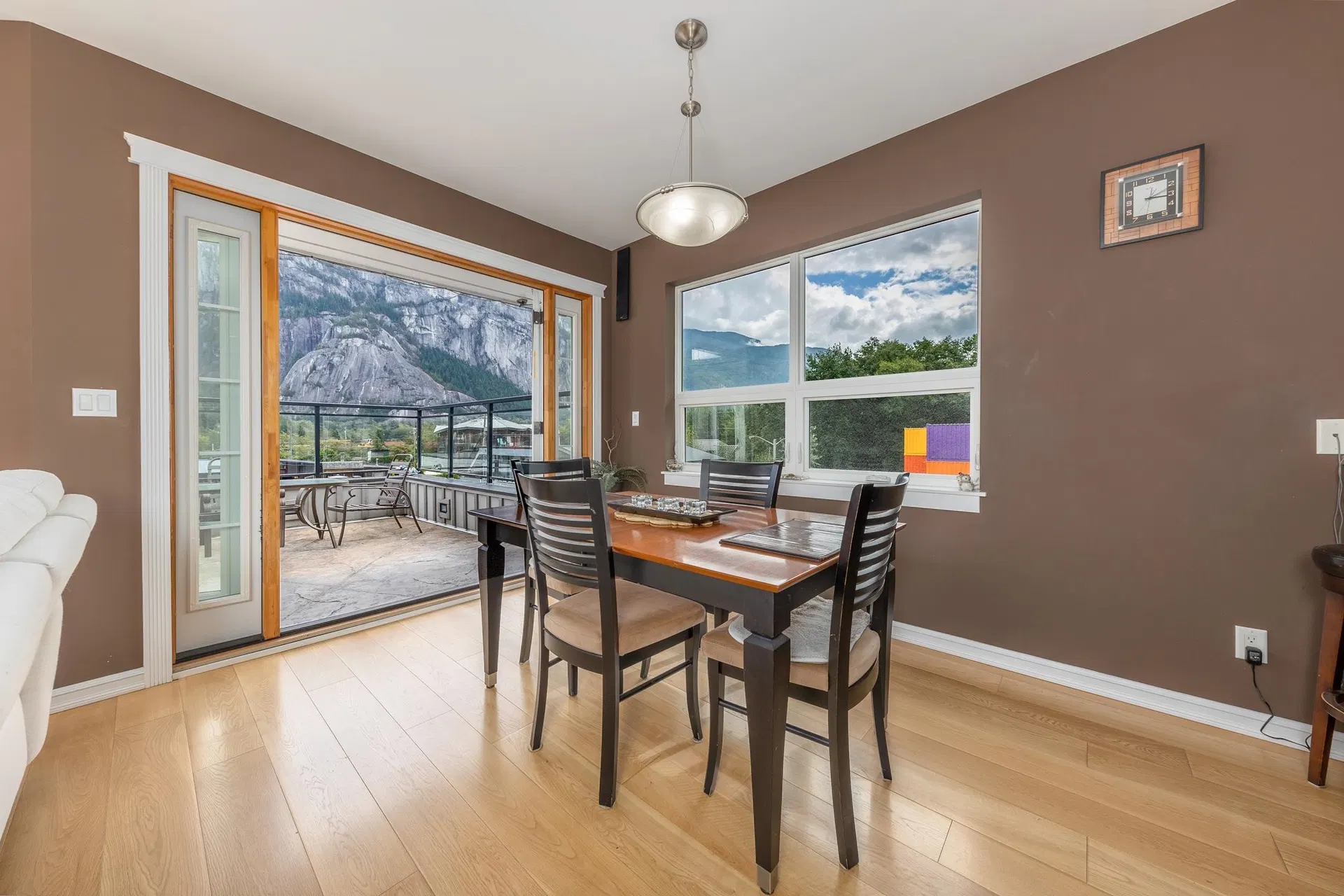 Photo 4 of 12 at 37738 Third Avenue