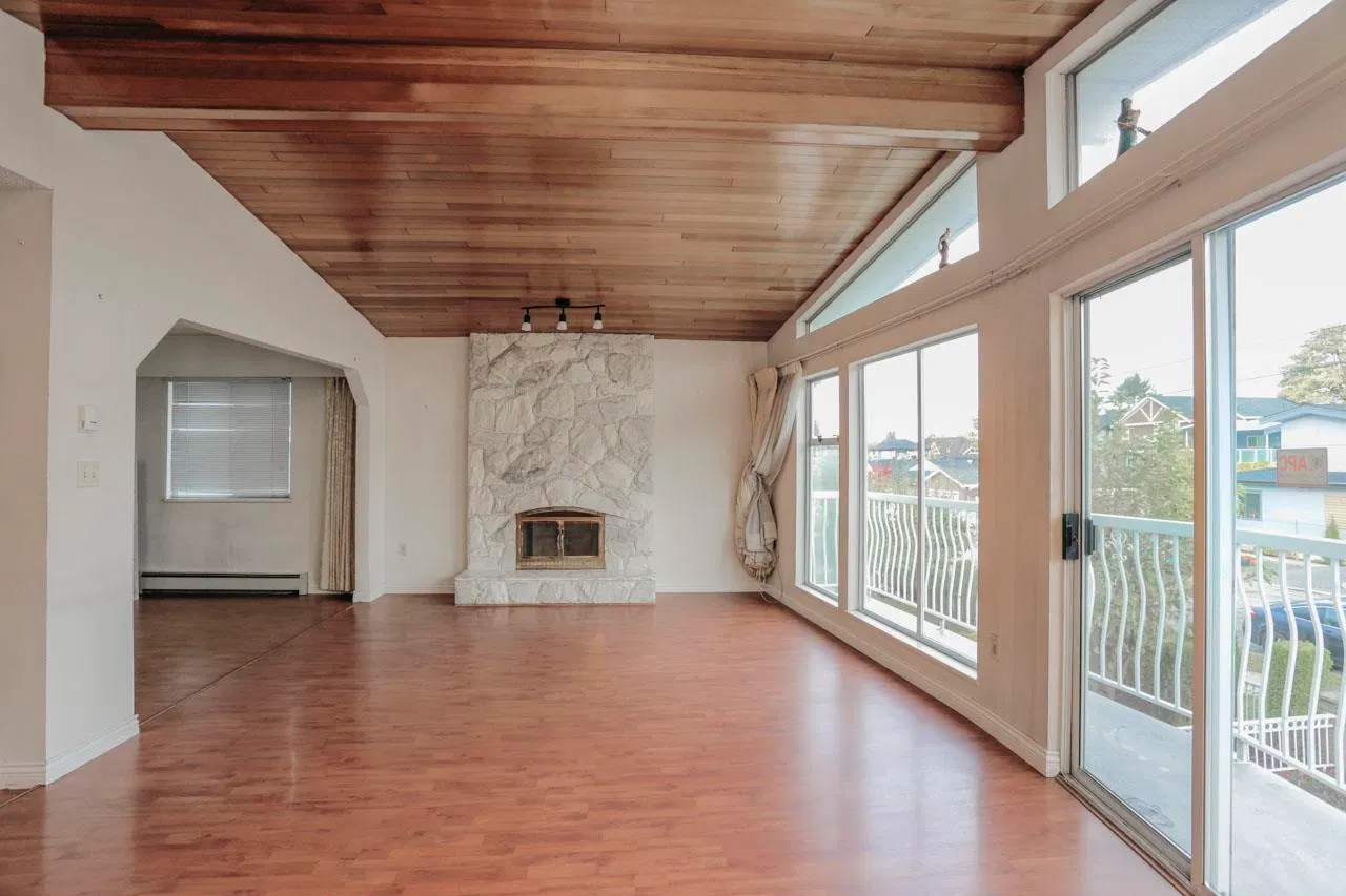 Photo 5 of 28 at 448 E 59th Avenue