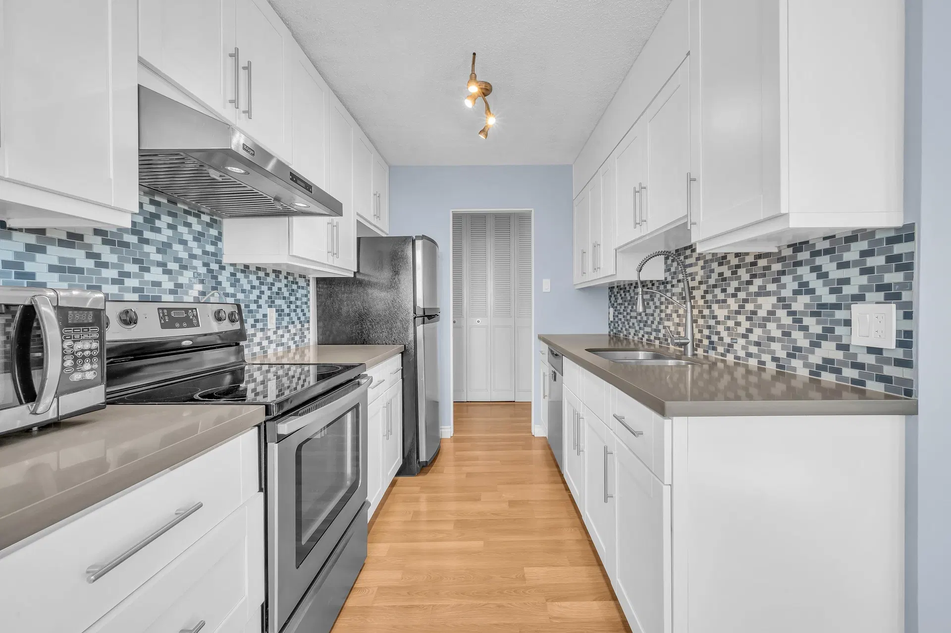 Photo 2 of 25 at #1206 – 4160 Sardis Street