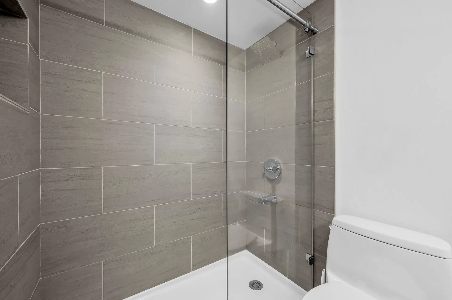Photo 4 of 25 at #1206 – 4160 Sardis Street
