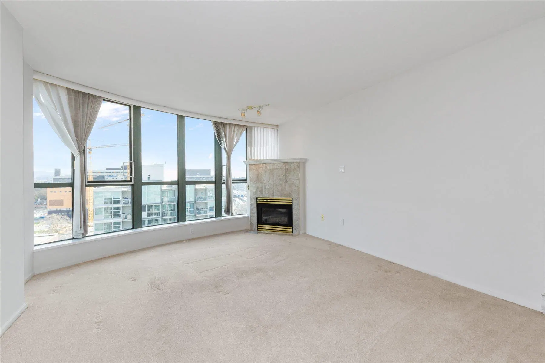Photo 5 of 20 at #1503 – 1088 Quebec Street