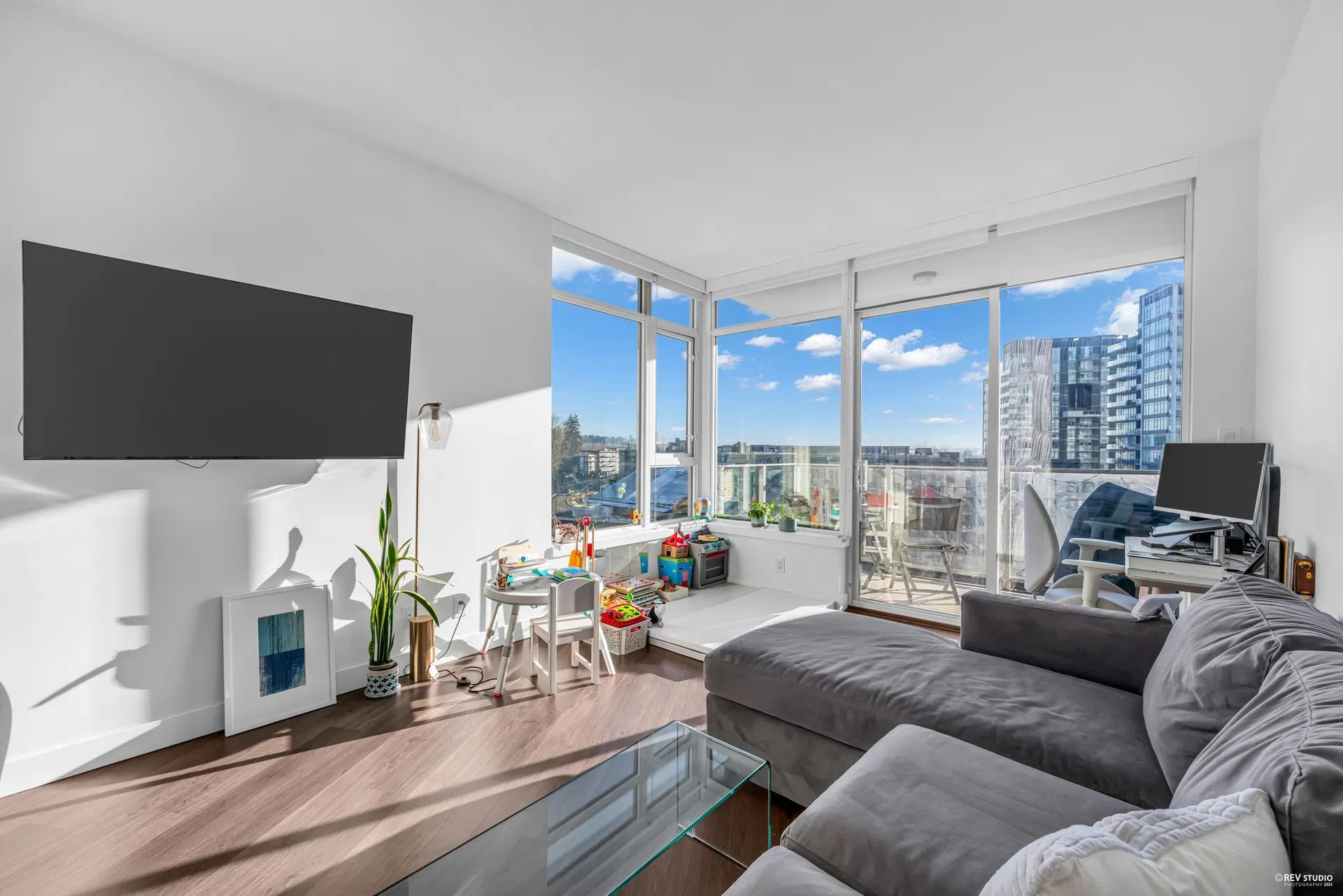 Photo 4 of 20 at #716 – 3557 Sawmill Crescent