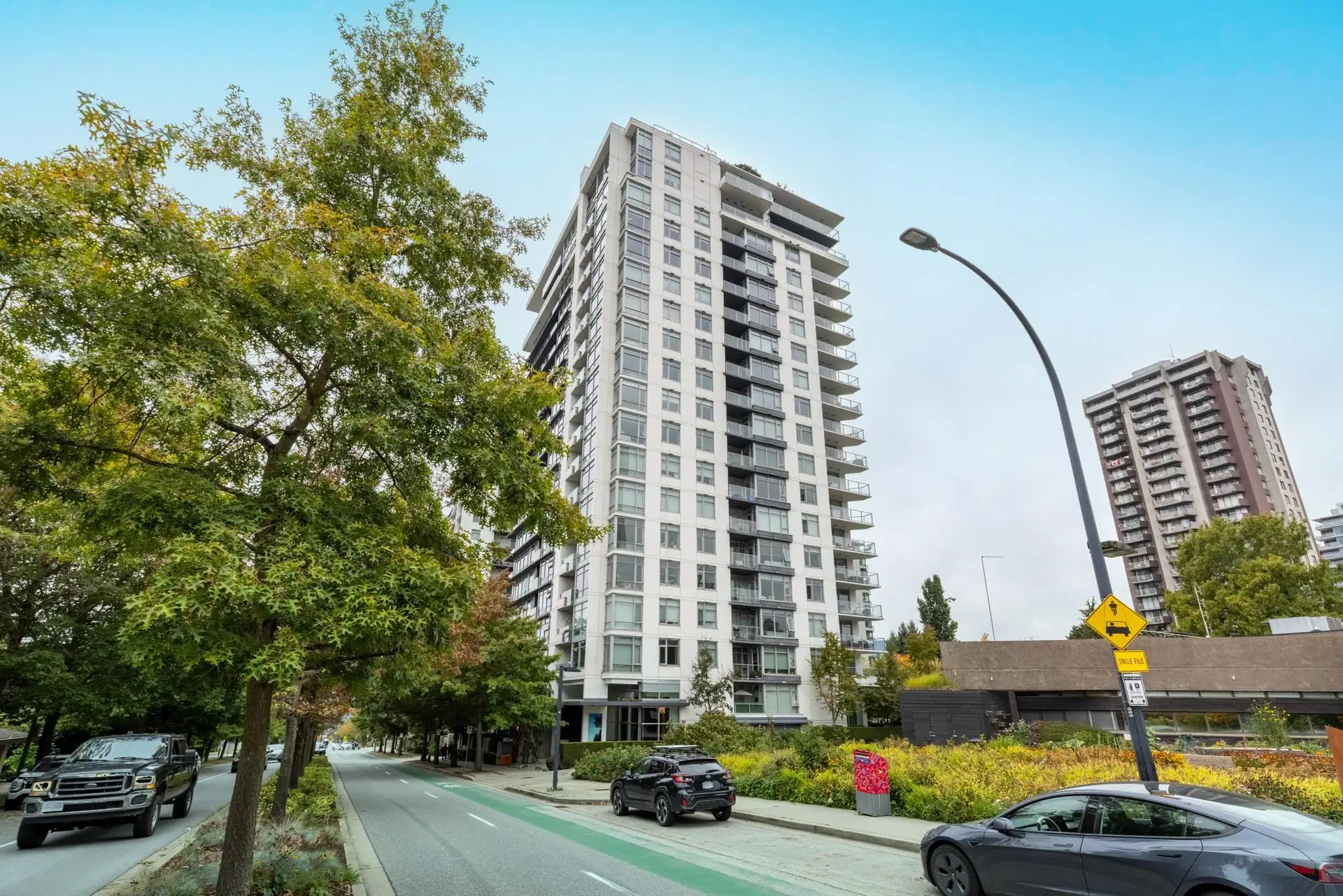 #408 – 158 13th Street