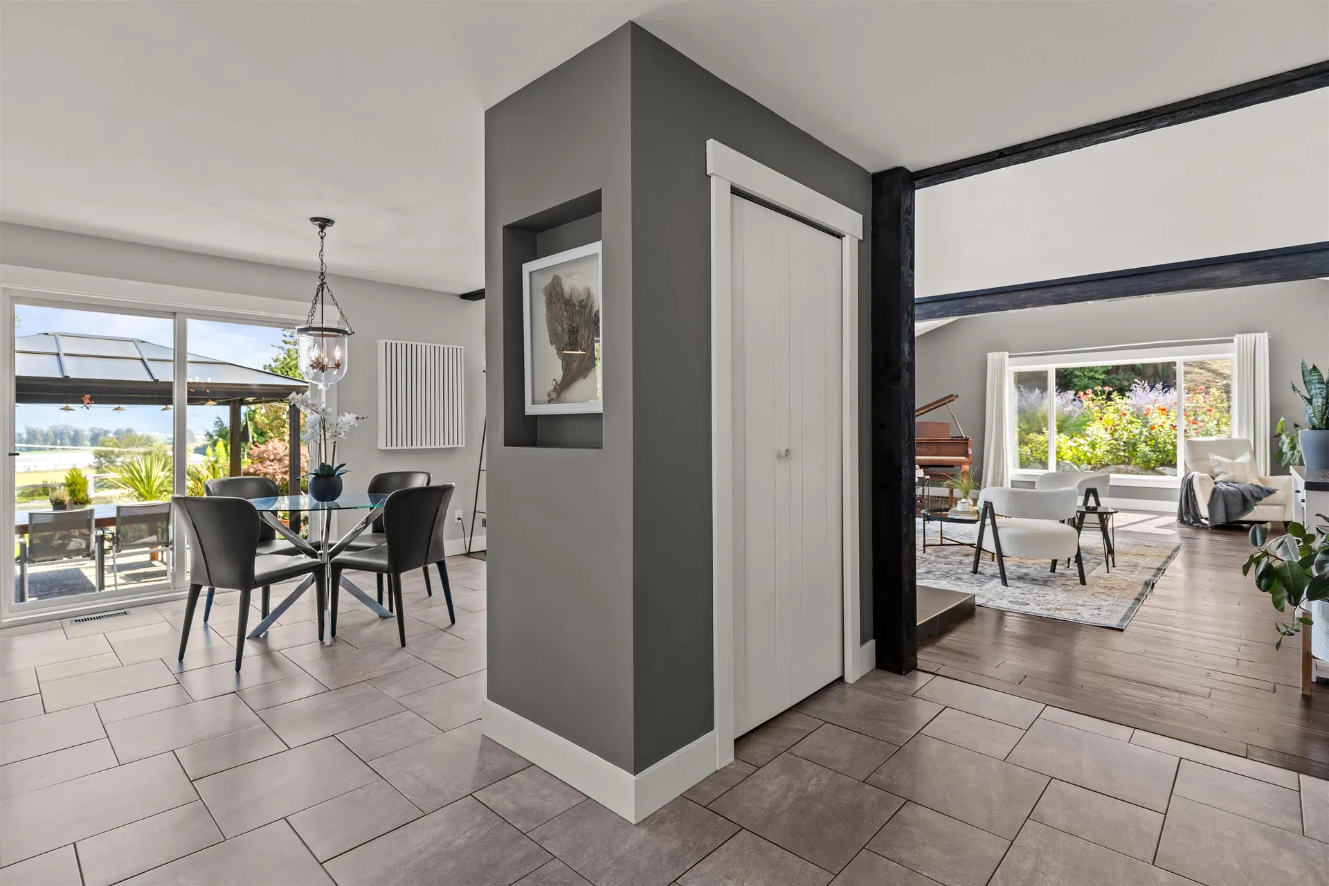 Photo 4 of 40 at 36148 Dawn Crescent