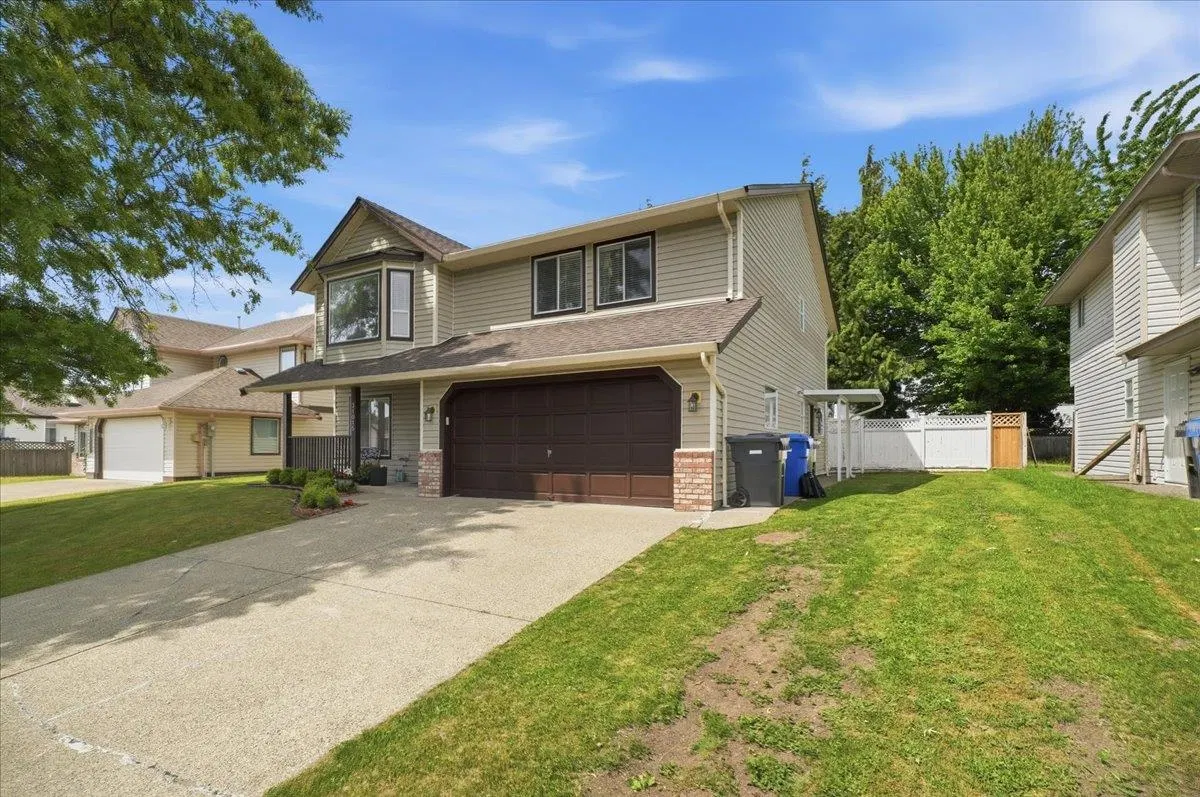 Photo 2 of 40 at 31015 Upper Maclure Road