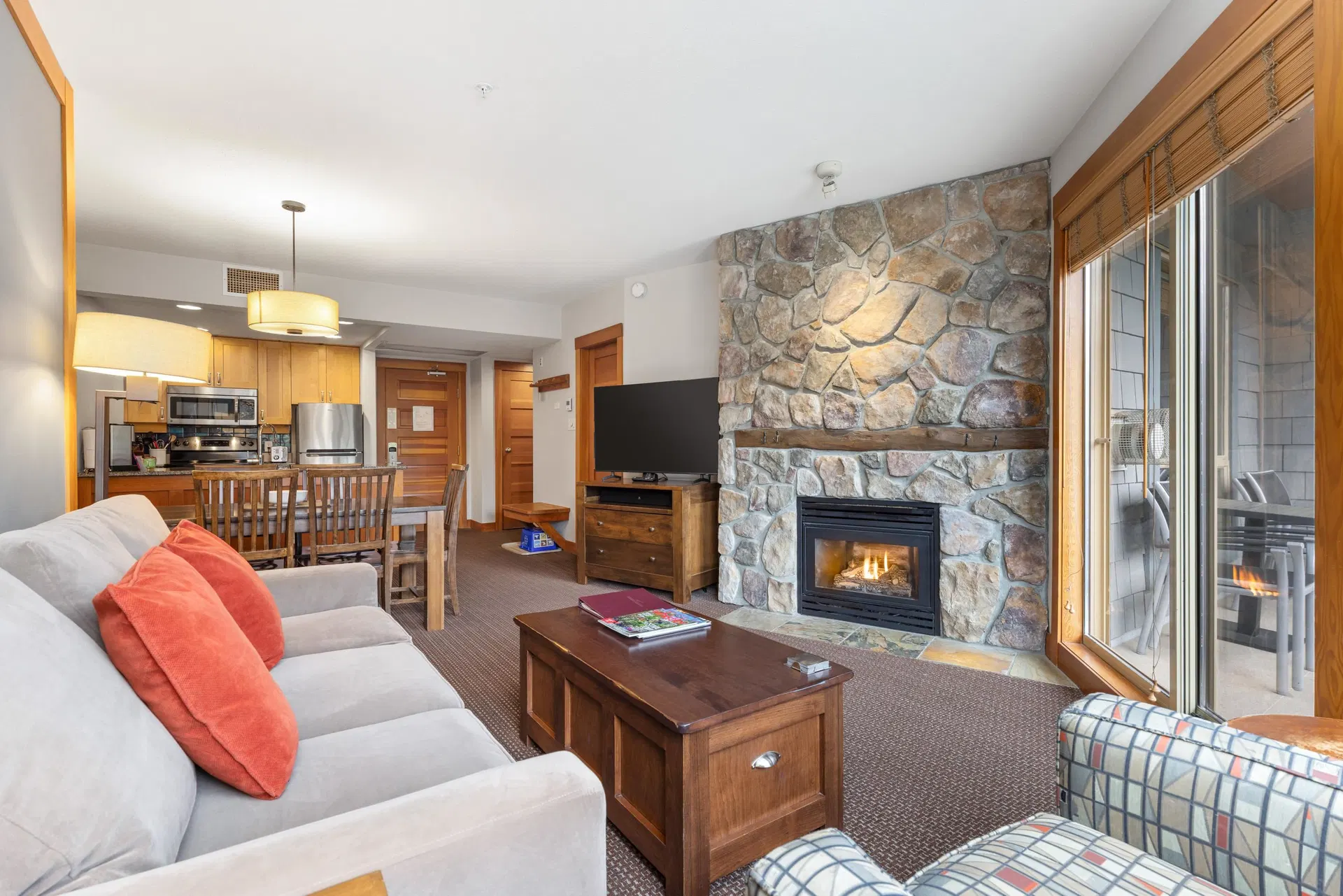 Photo 4 of 33 at #331B – 2036 London Lane