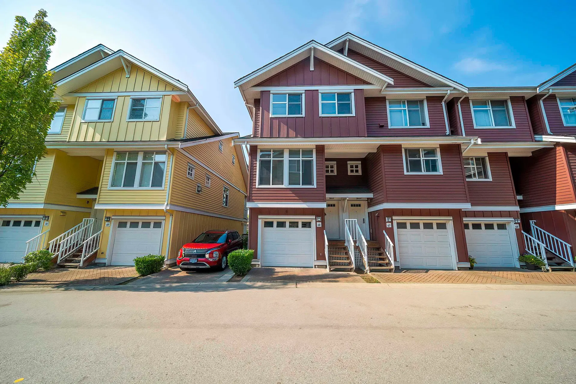 Photo 1 of 32 at #68 – 935 Ewen Avenue