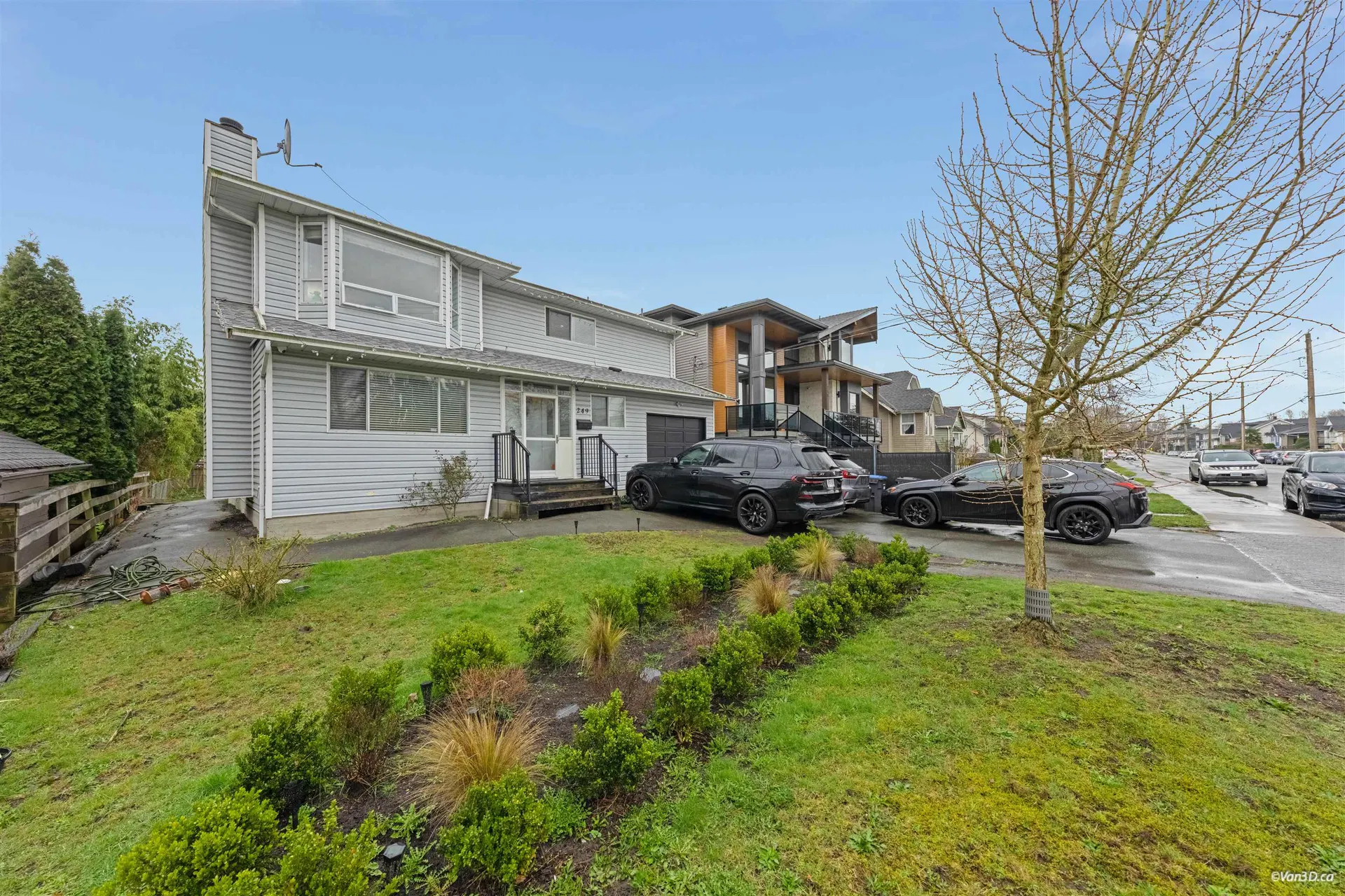 Photo 2 of 40 at 249 Pembina Street