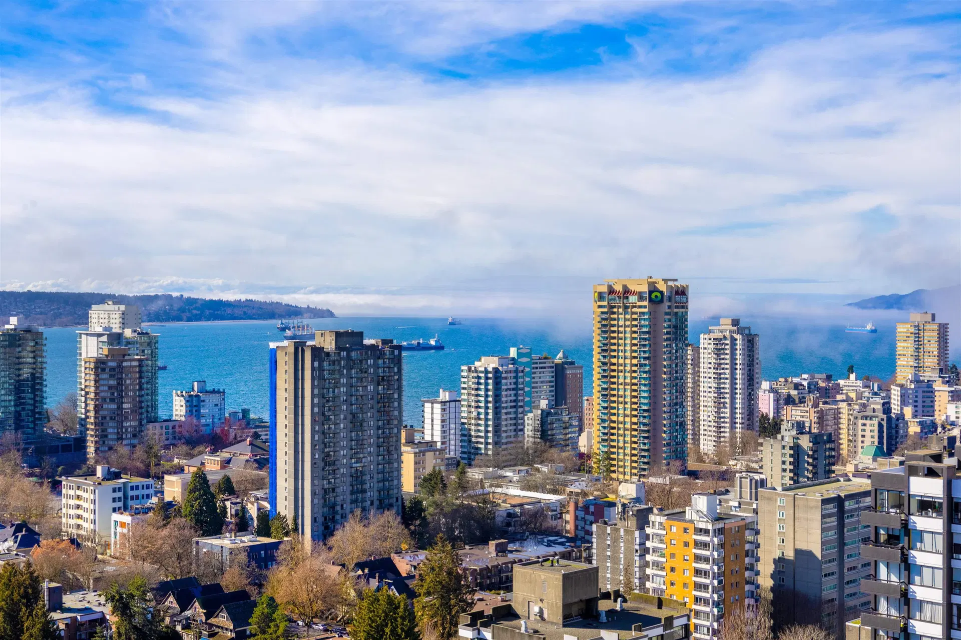 Photo 1 of 23 at #2601 – 1408 Robson St