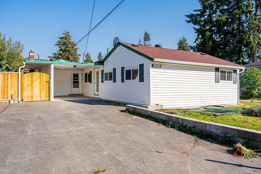 Photo 4 of 22 at 10064 127b Street