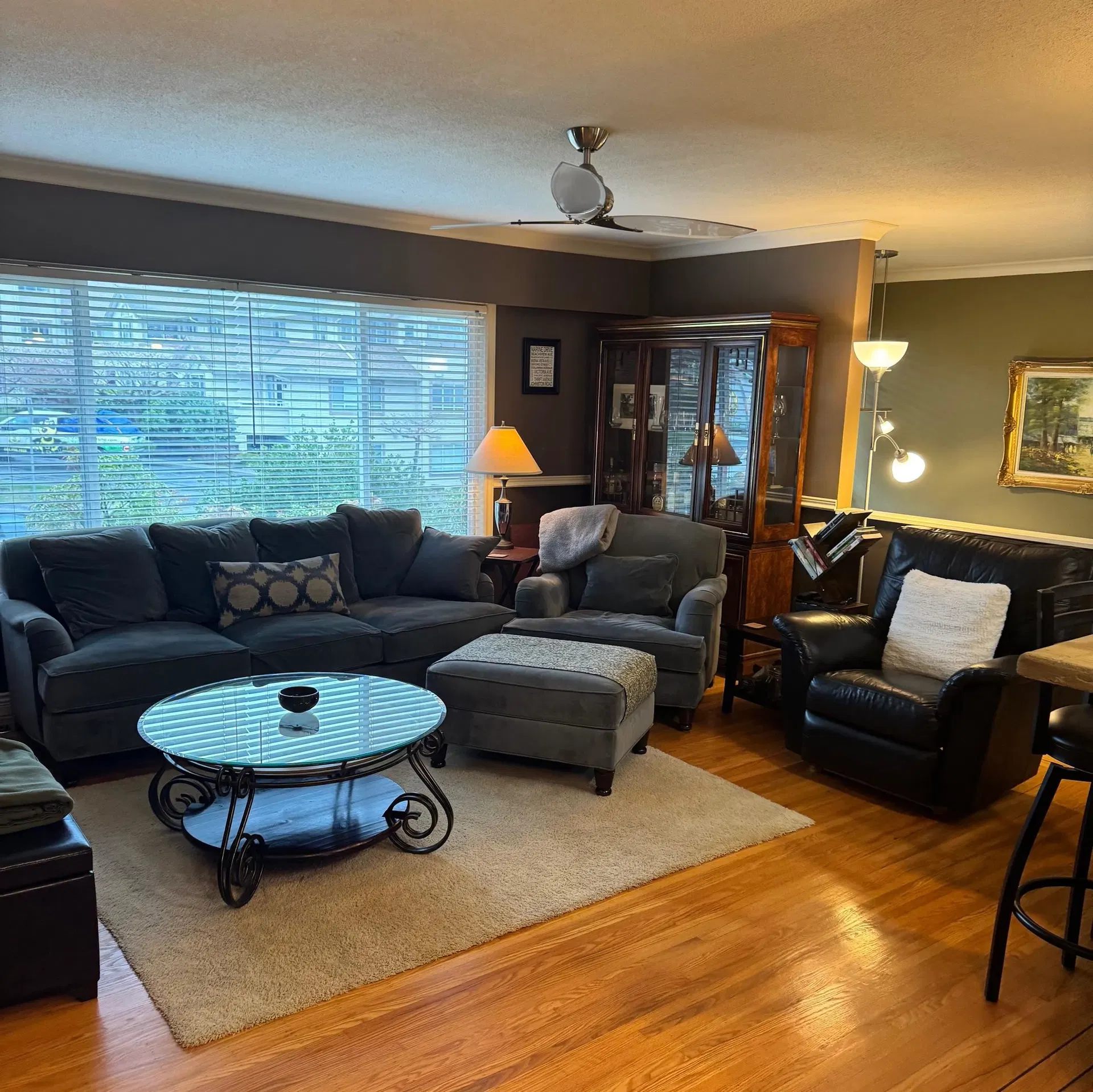Photo 3 of 18 at 15980 Thrift Avenue