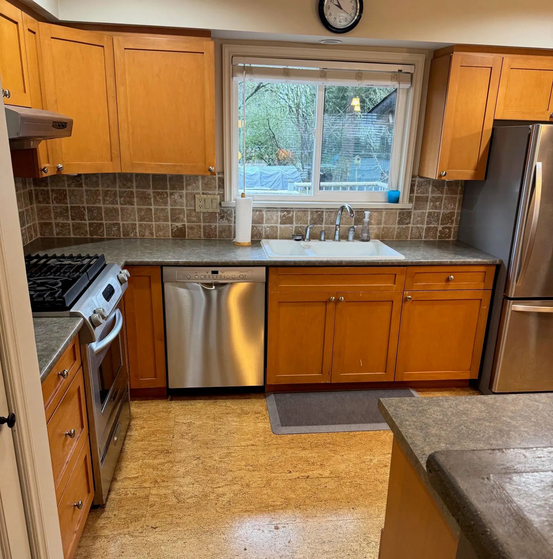 Photo 5 of 18 at 15980 Thrift Avenue