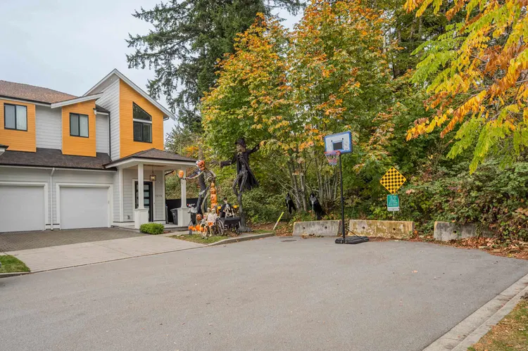 Photo 3 of 38 at 16150 87 Avenue
