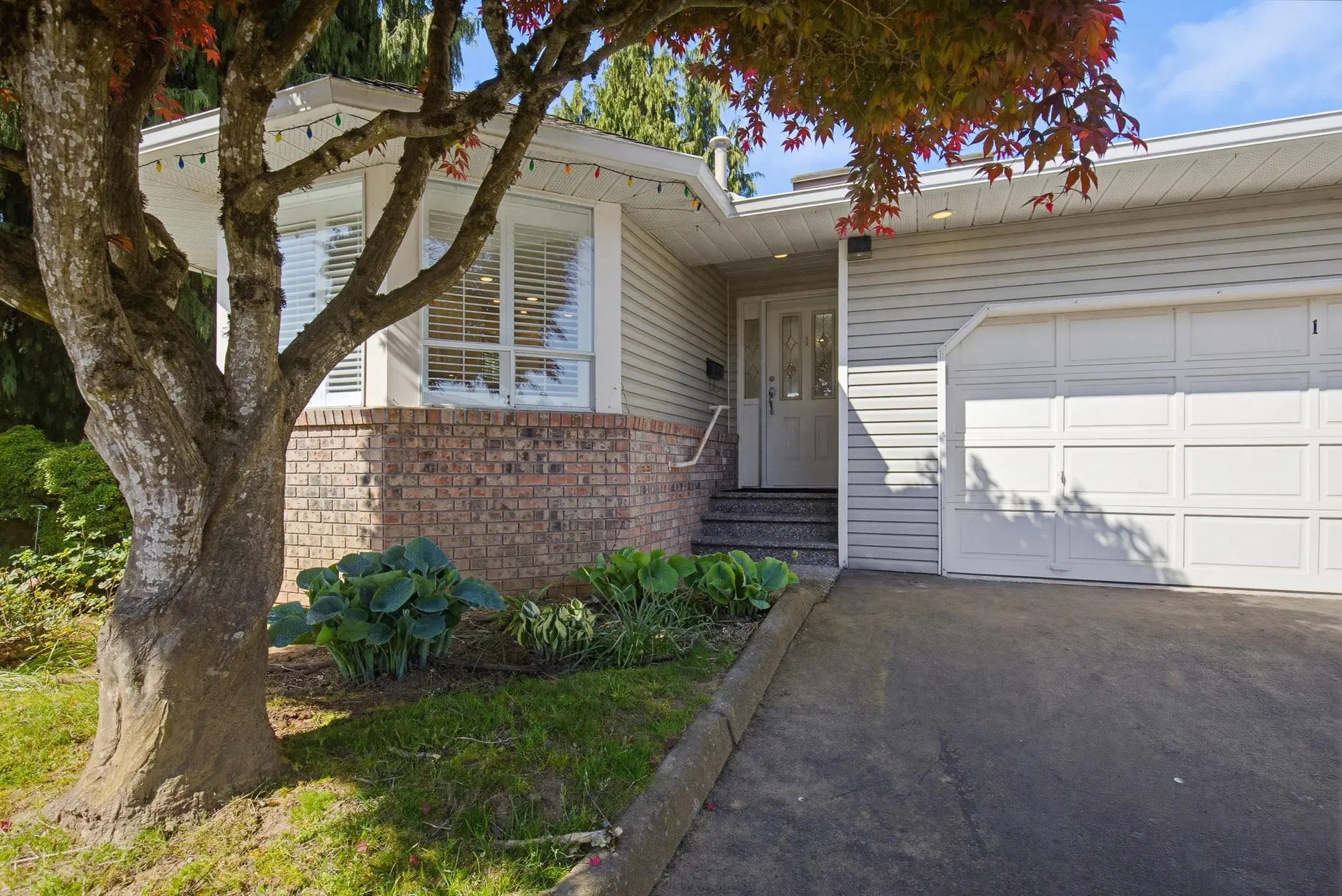 Photo 2 of 40 at #1 – 32615 Murray Avenue