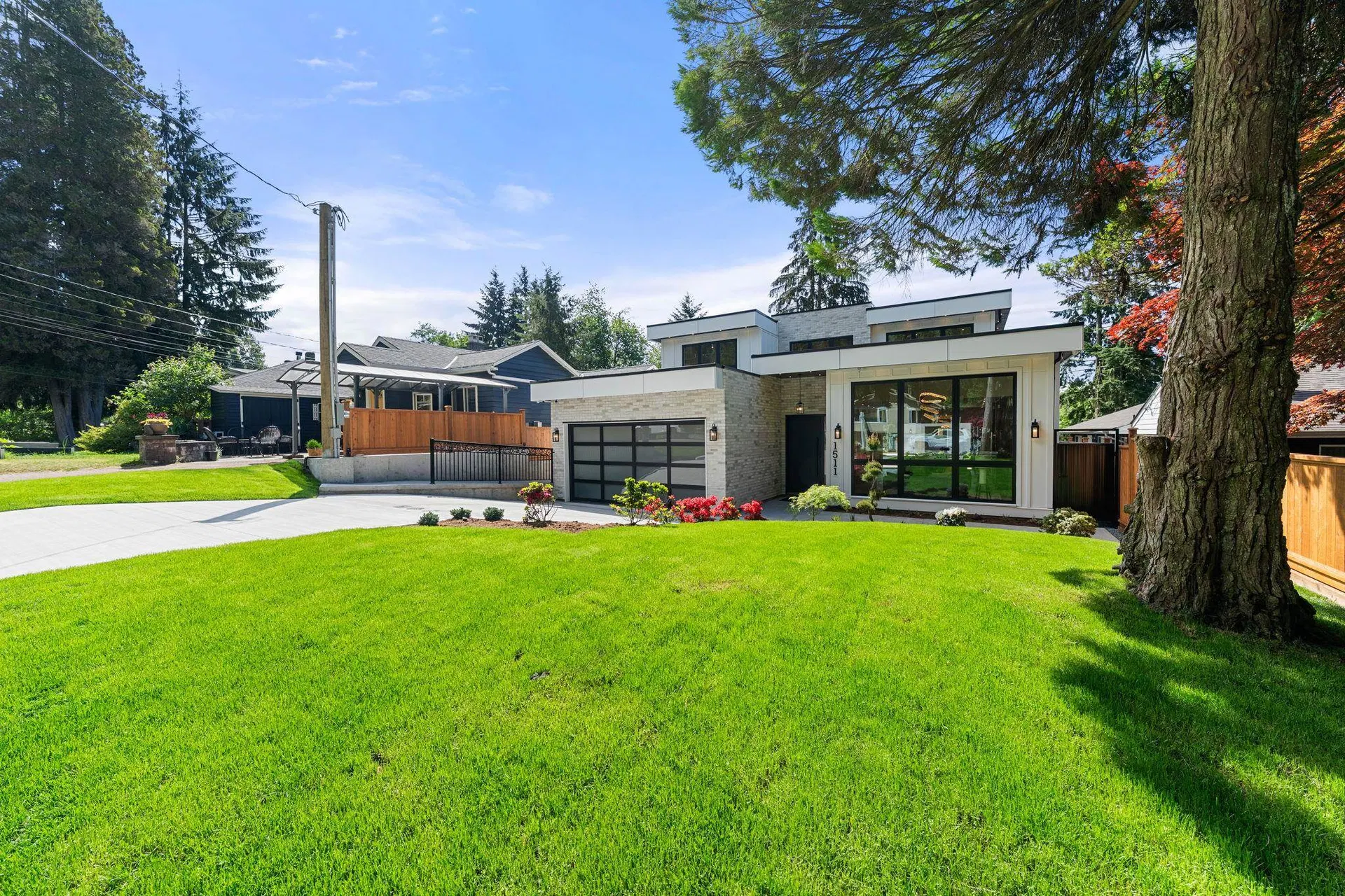 Photo 3 of 39 at 1511 Burrill Avenue