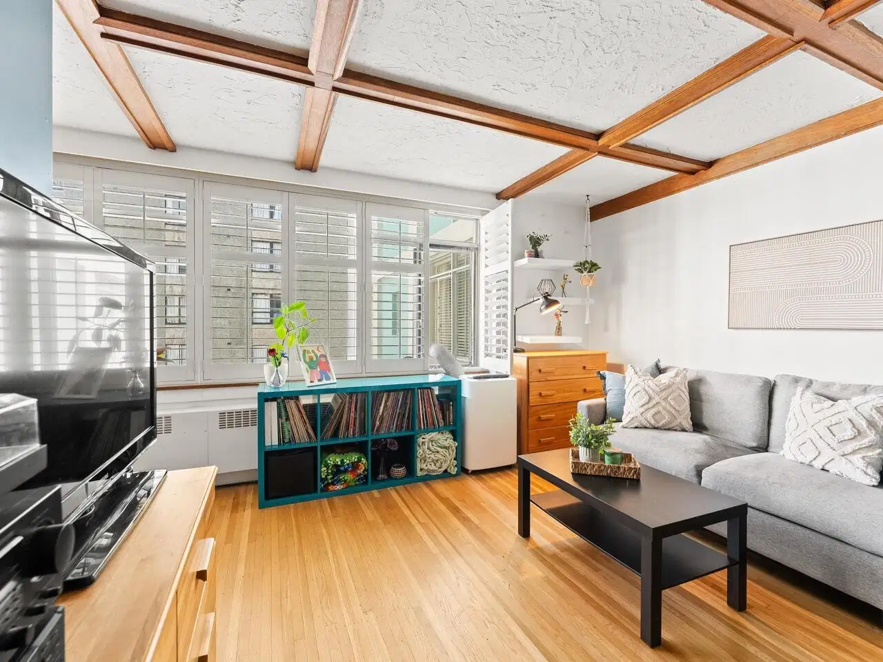 #304 – 1975 Pendrell Street