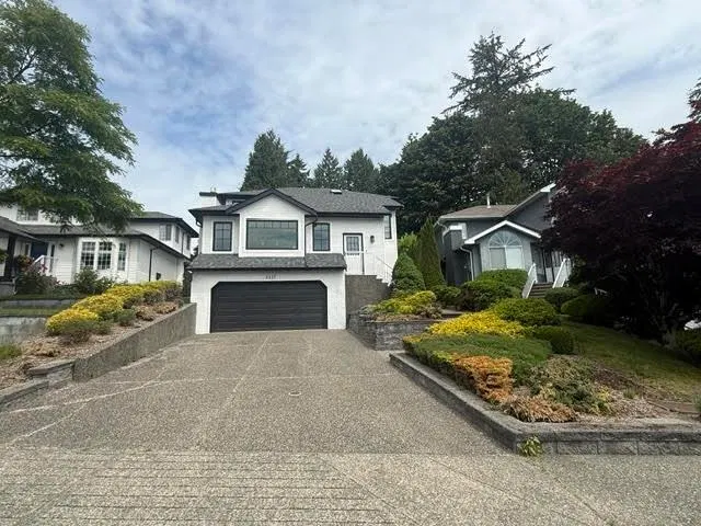 Photo 1 of 17 at 3337 Abbey Lane