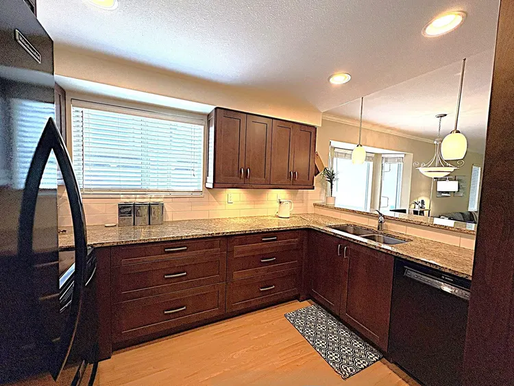 Photo 5 of 40 at #29 – 1828 Lilac Drive