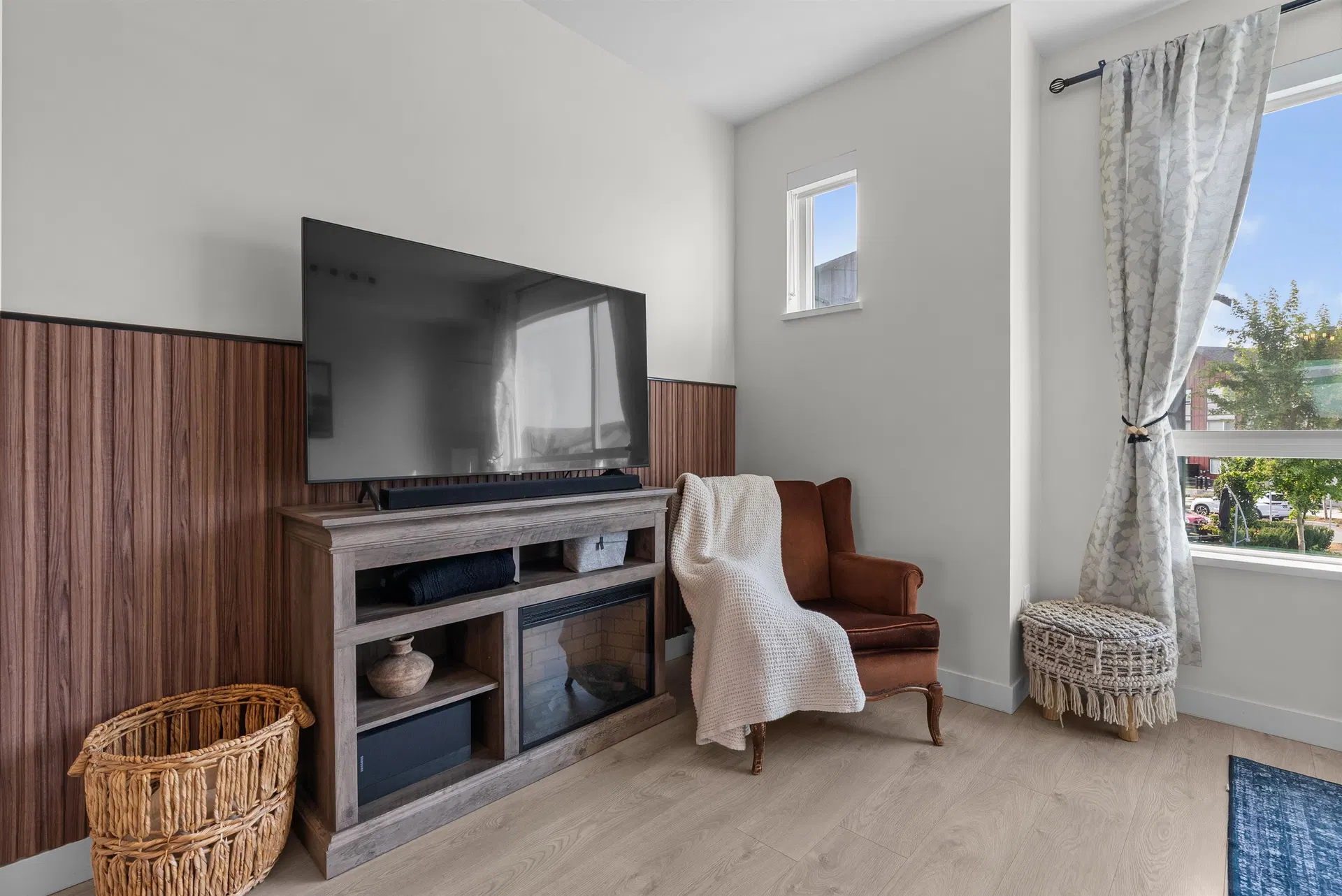 Photo 5 of 33 at #32 – 4375 Cormorant Way