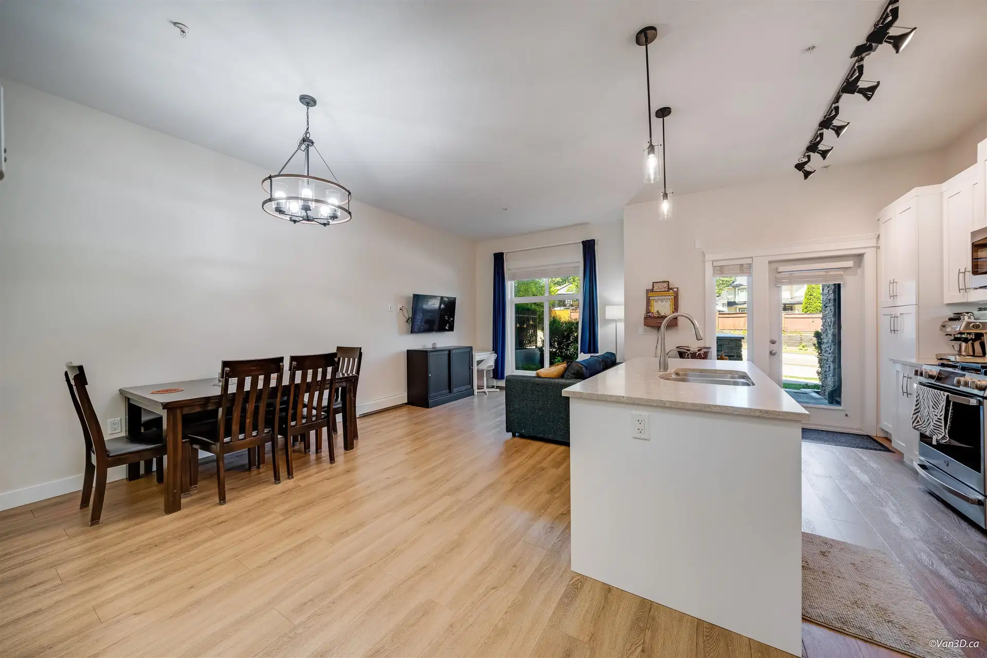 #114 – 11077 Ravine Road