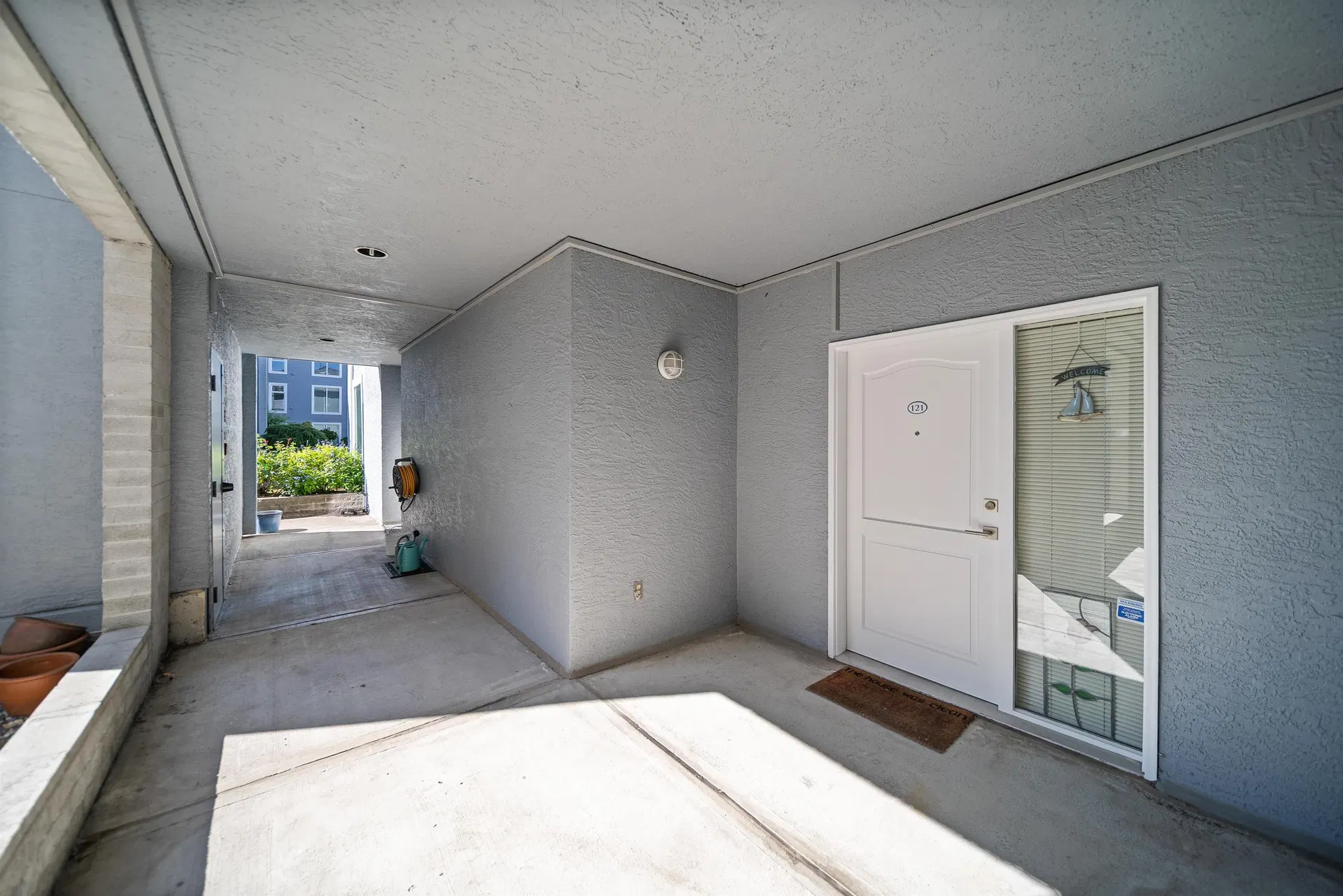 Photo 3 of 32 at #121 – 12873 Railway Avenue