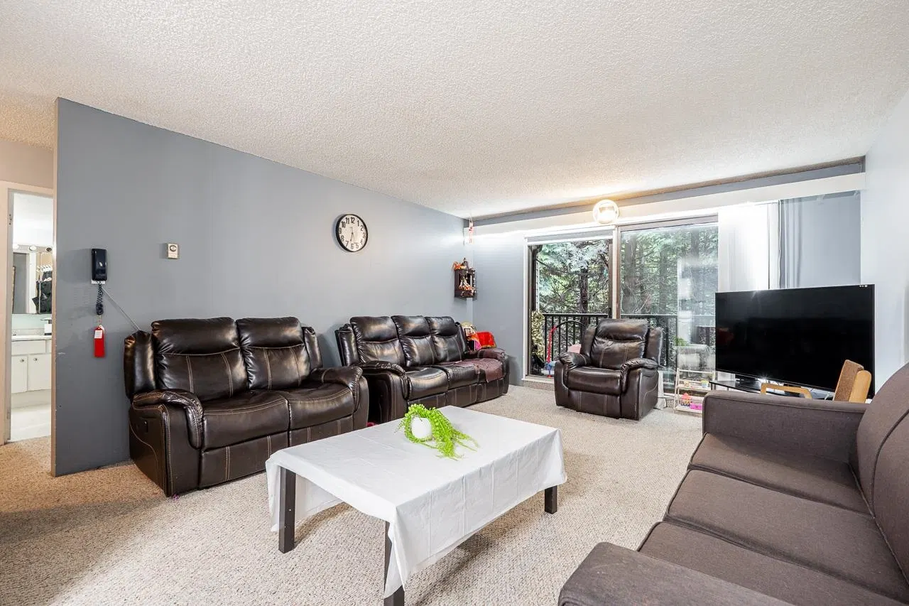 Photo 3 of 32 at #209 – 15238 100 Avenue