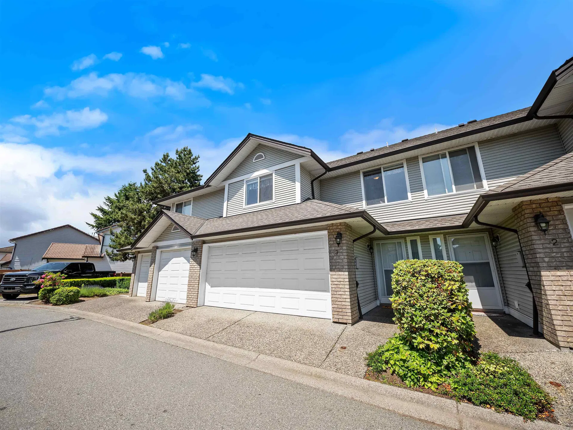 Photo 2 of 31 at #3 – 1370 Riverwood Gate
