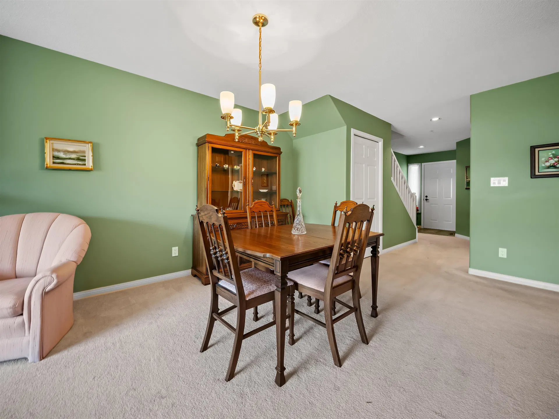 Photo 5 of 31 at #3 – 1370 Riverwood Gate