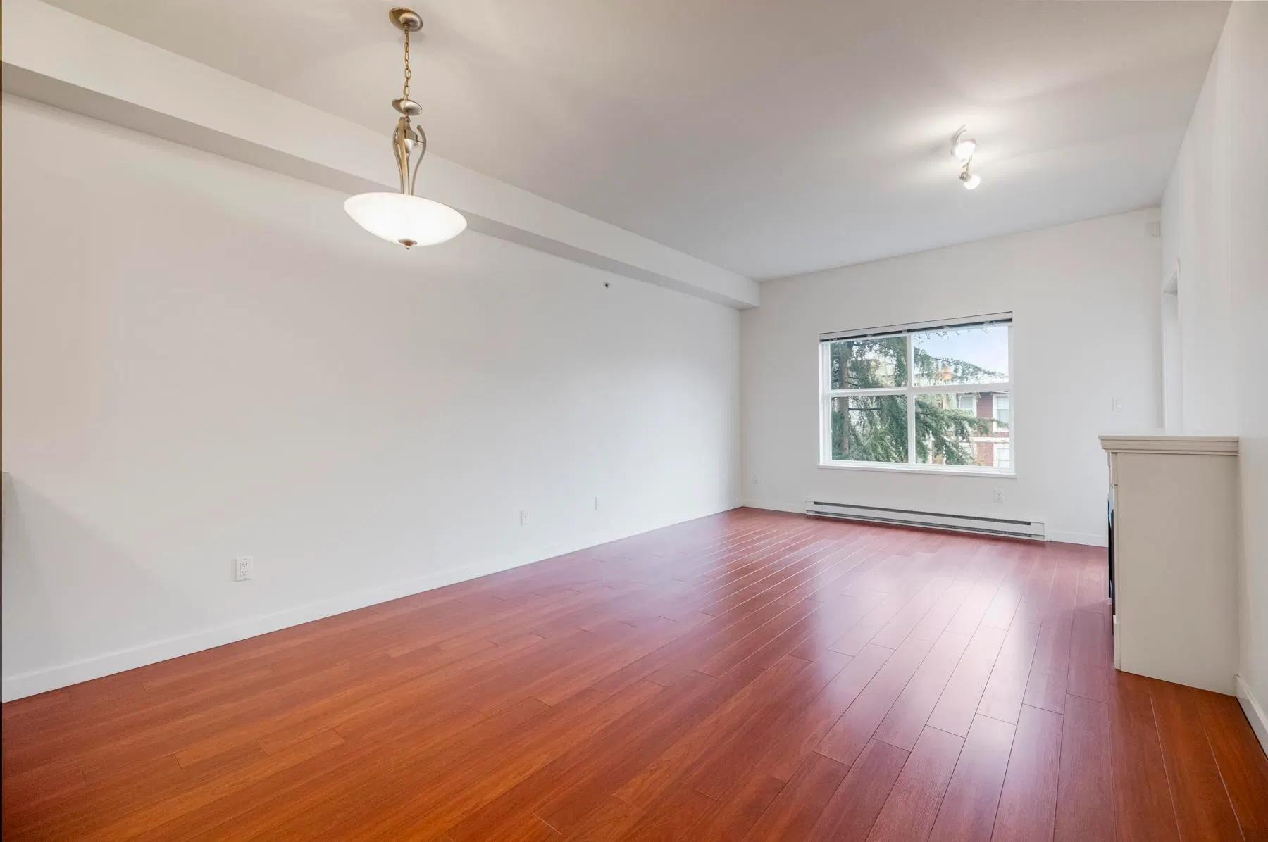 Photo 5 of 40 at #403 – 2488 Kelly Avenue