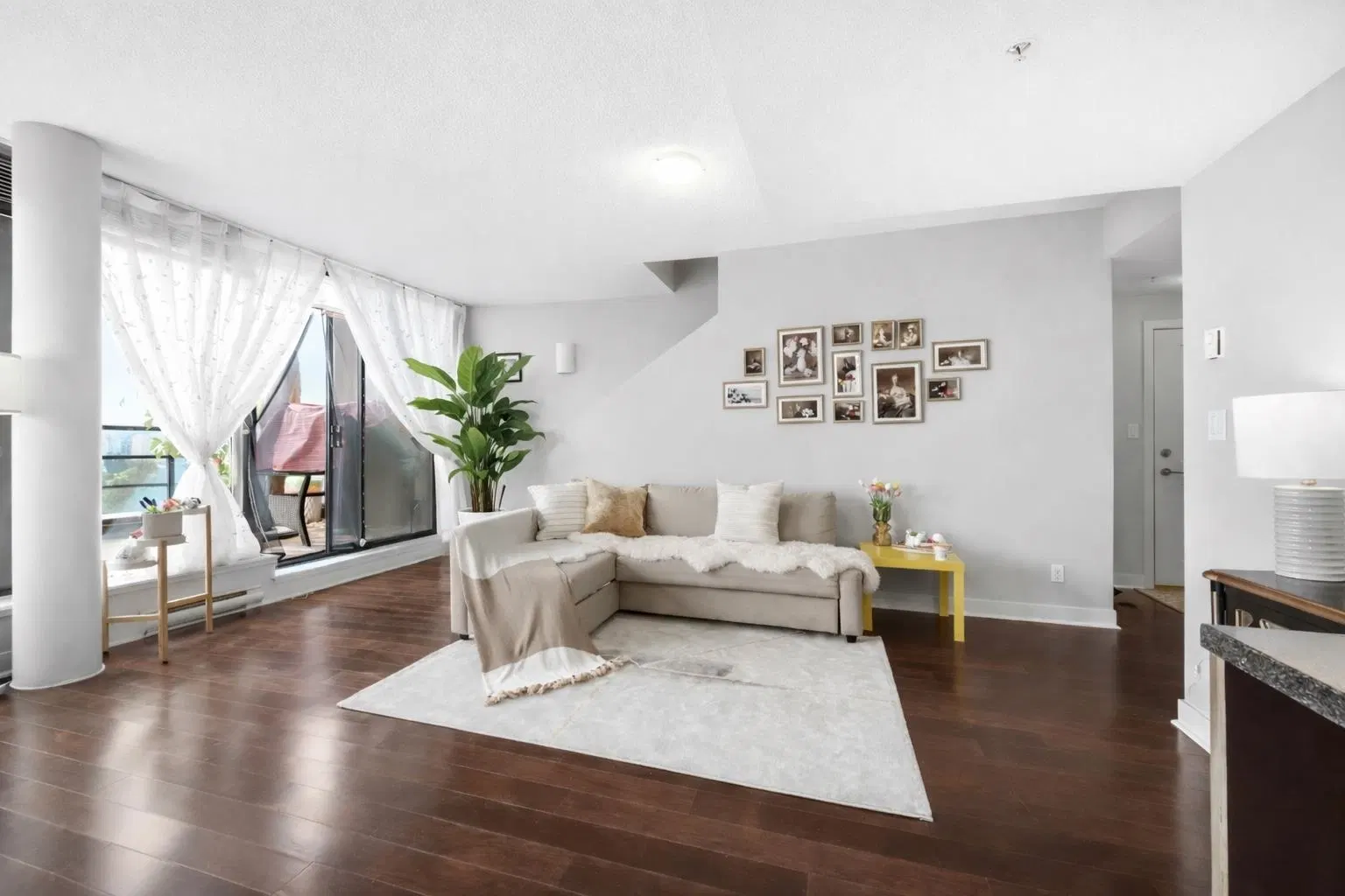 Photo 4 of 22 at #1805 – 6333 Katsura Street