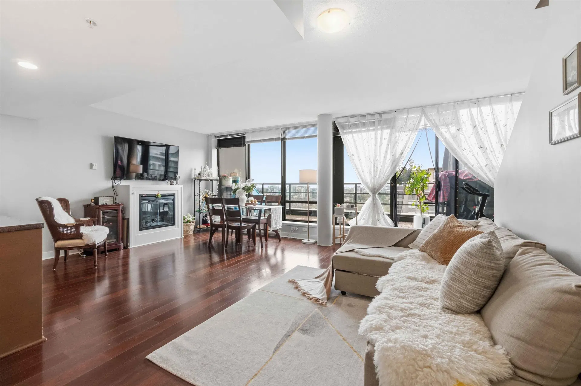 Photo 5 of 22 at #1805 – 6333 Katsura Street