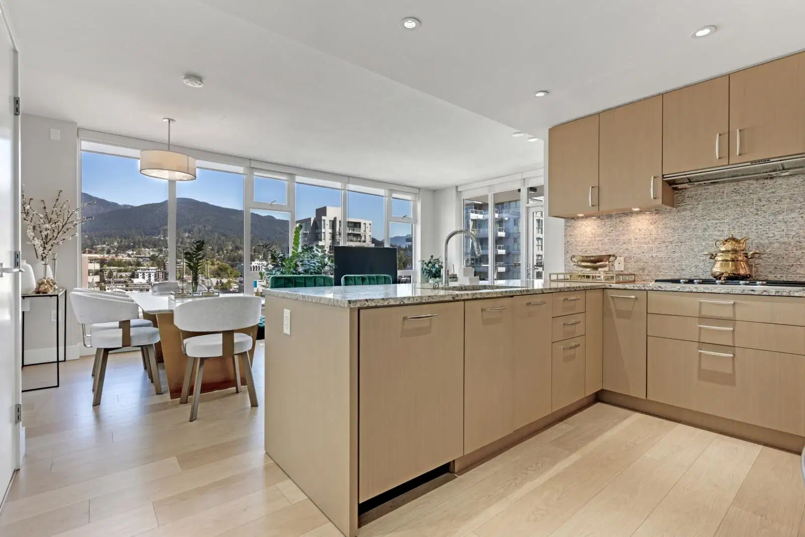 #1401 – 150 15th Street