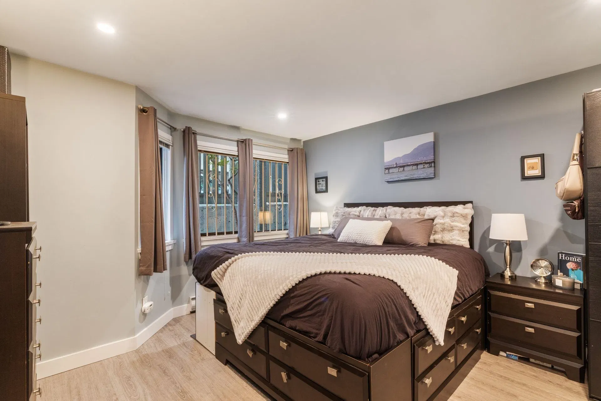 Photo 3 of 40 at #204 – 1220 W 6th Avenue