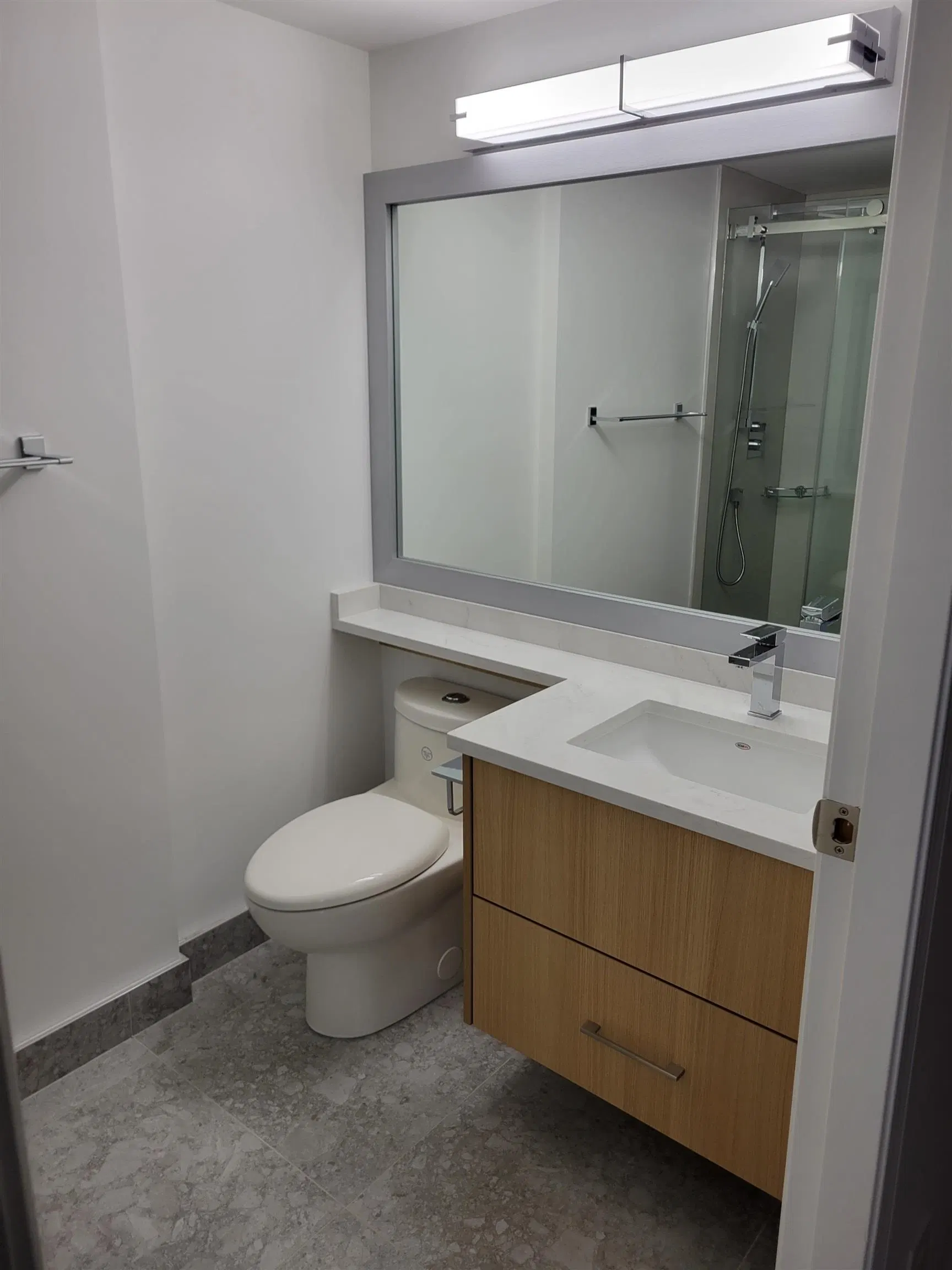 Photo 5 of 8 at #1202 – 5911 Alderbridge Way