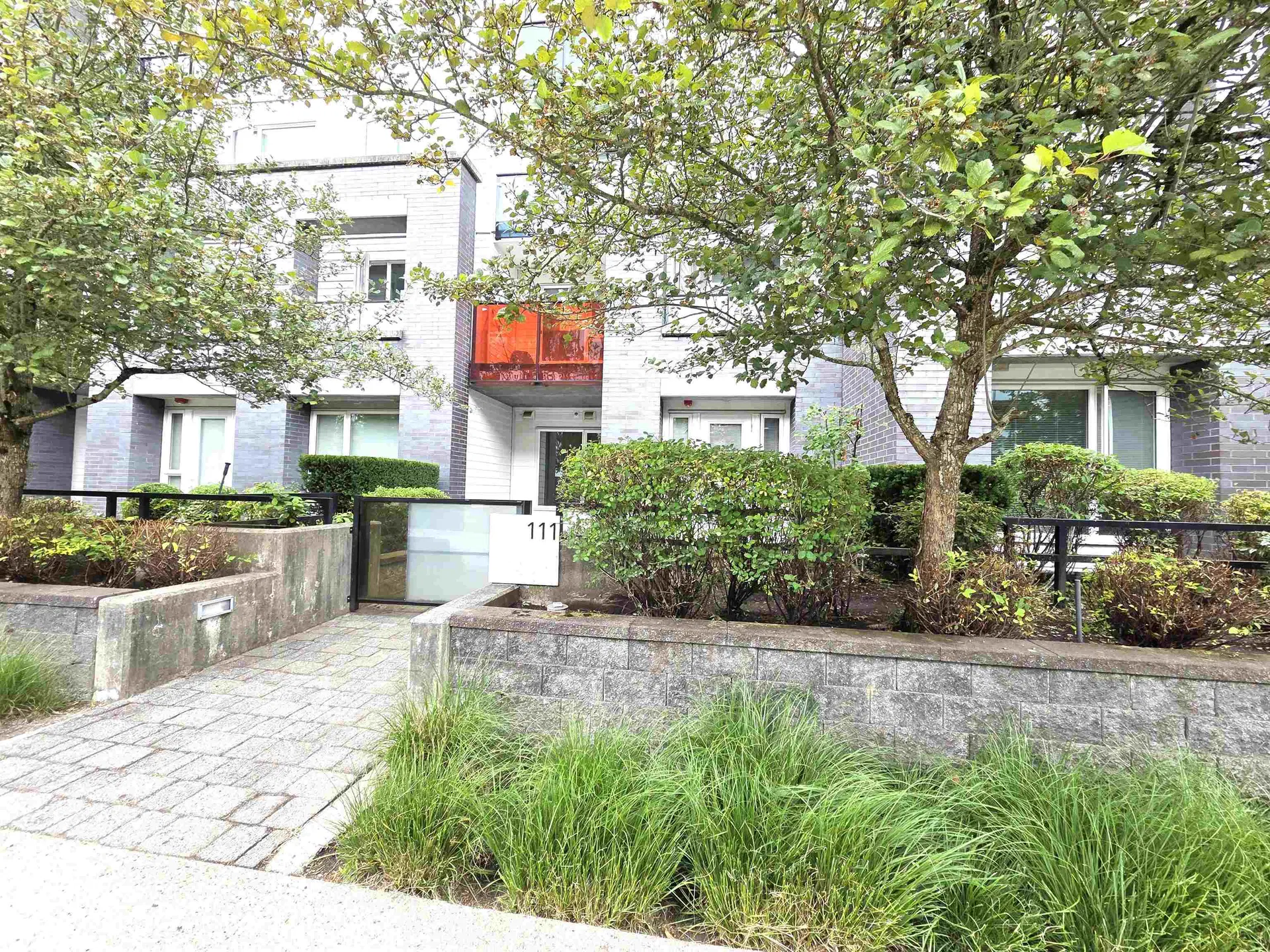 Photo 5 of 17 at #111 – 9250 University High Street
