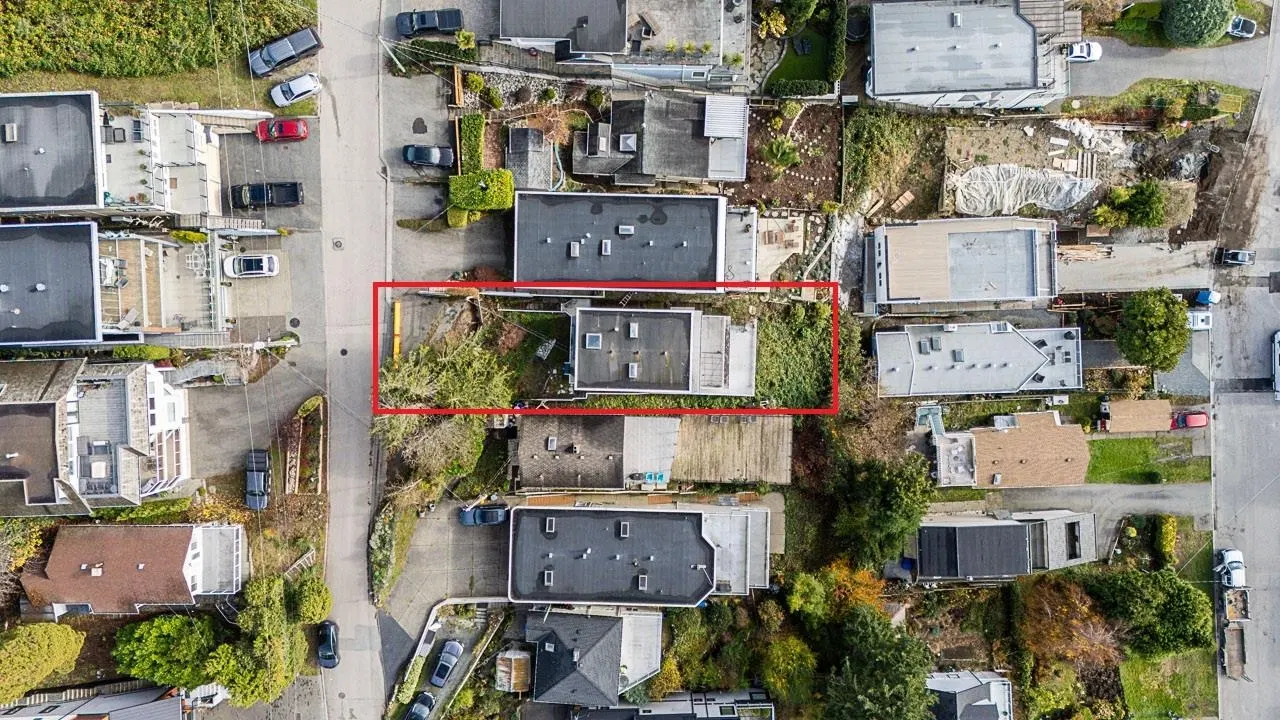 Photo 5 of 30 at 14768 Mcdonald Avenue