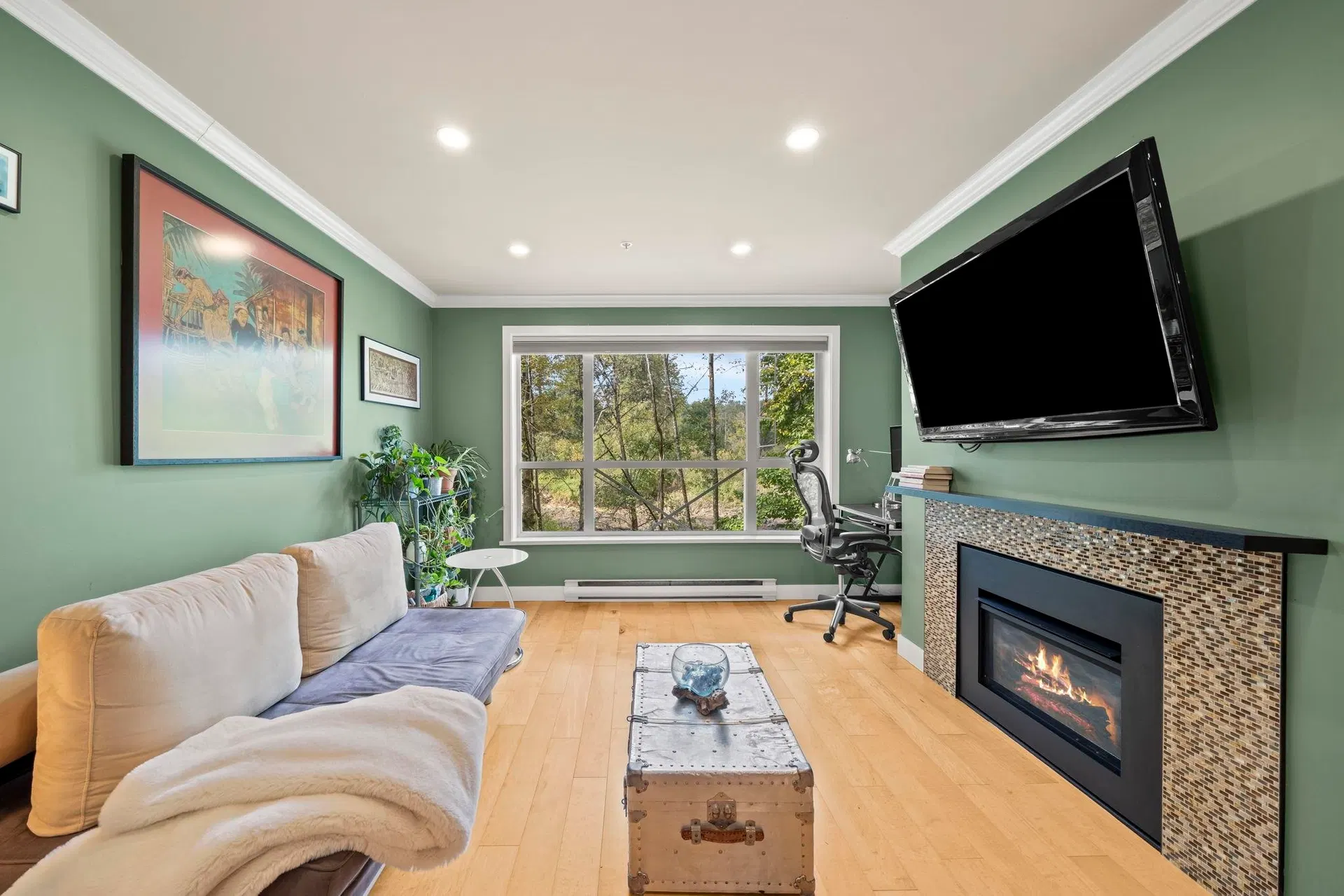 #217 – 2551 Parkview Lane