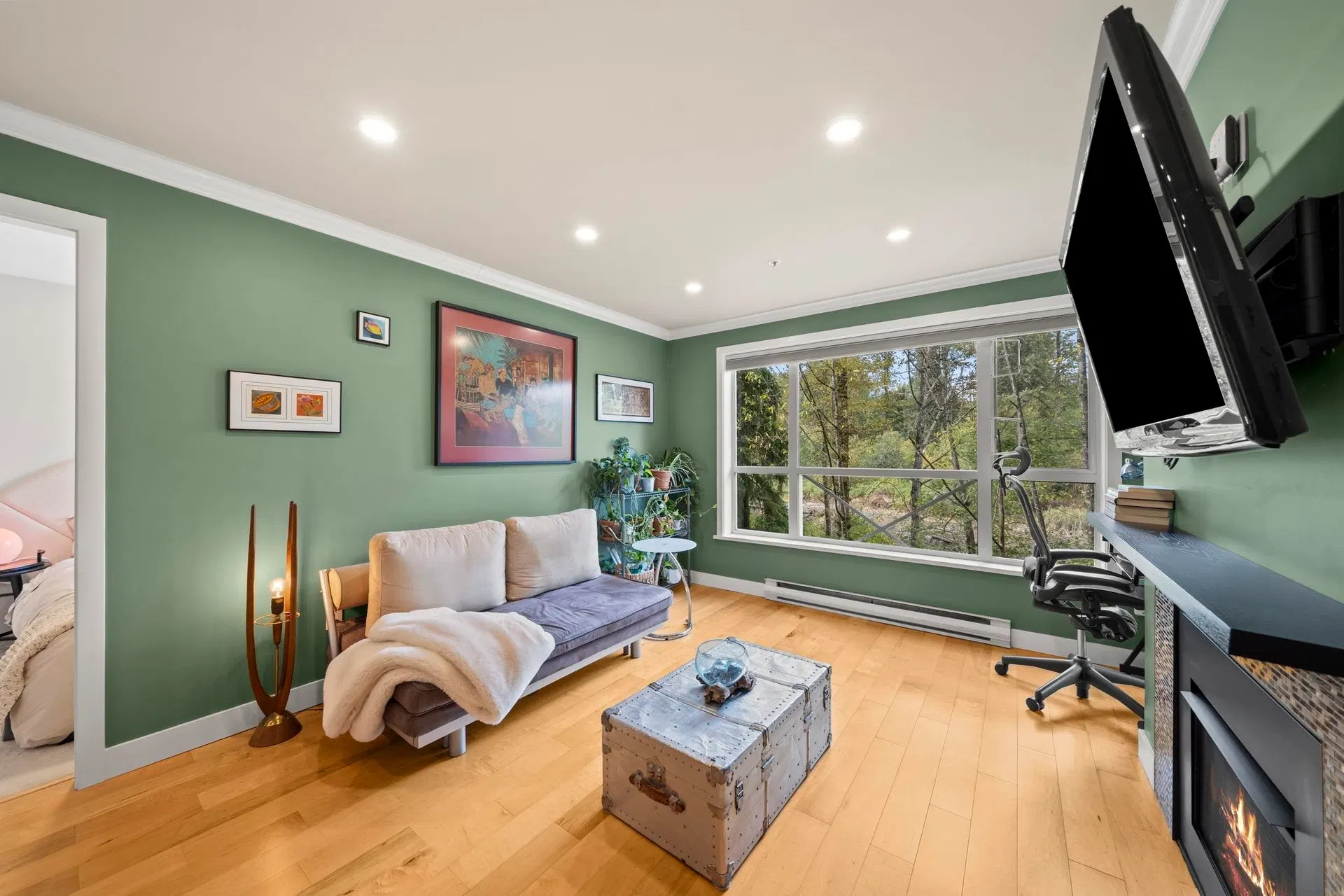 Photo 4 of 35 at #217 – 2551 Parkview Lane