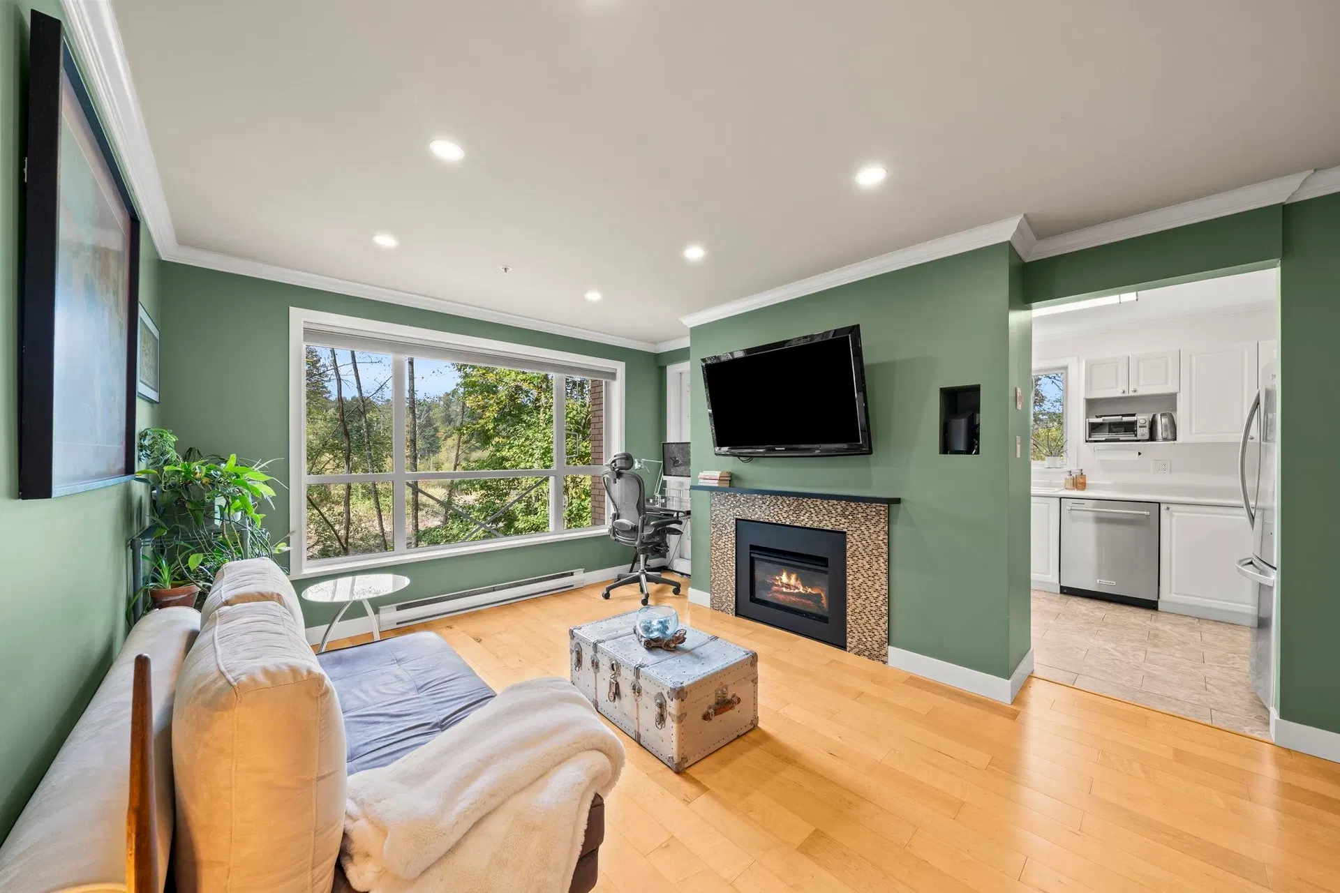 Photo 5 of 35 at #217 – 2551 Parkview Lane