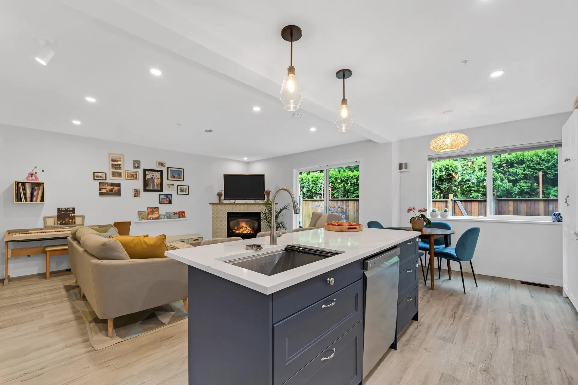 Photo 1 of 25 at #9 – 2401 Mamquam Road