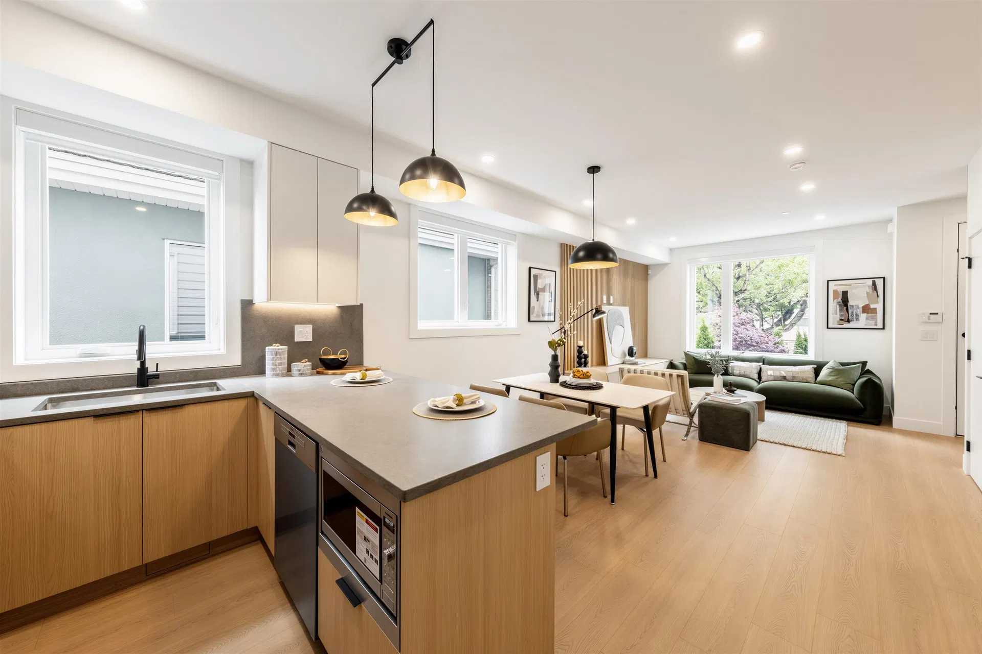 Photo 5 of 36 at #4 – 3268 E 18 Avenue