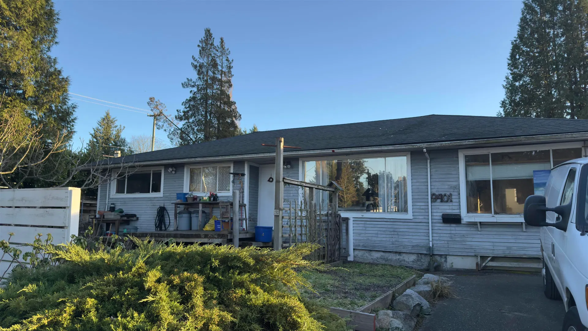 Photo 2 of 18 at 9401 Dawson Crescent